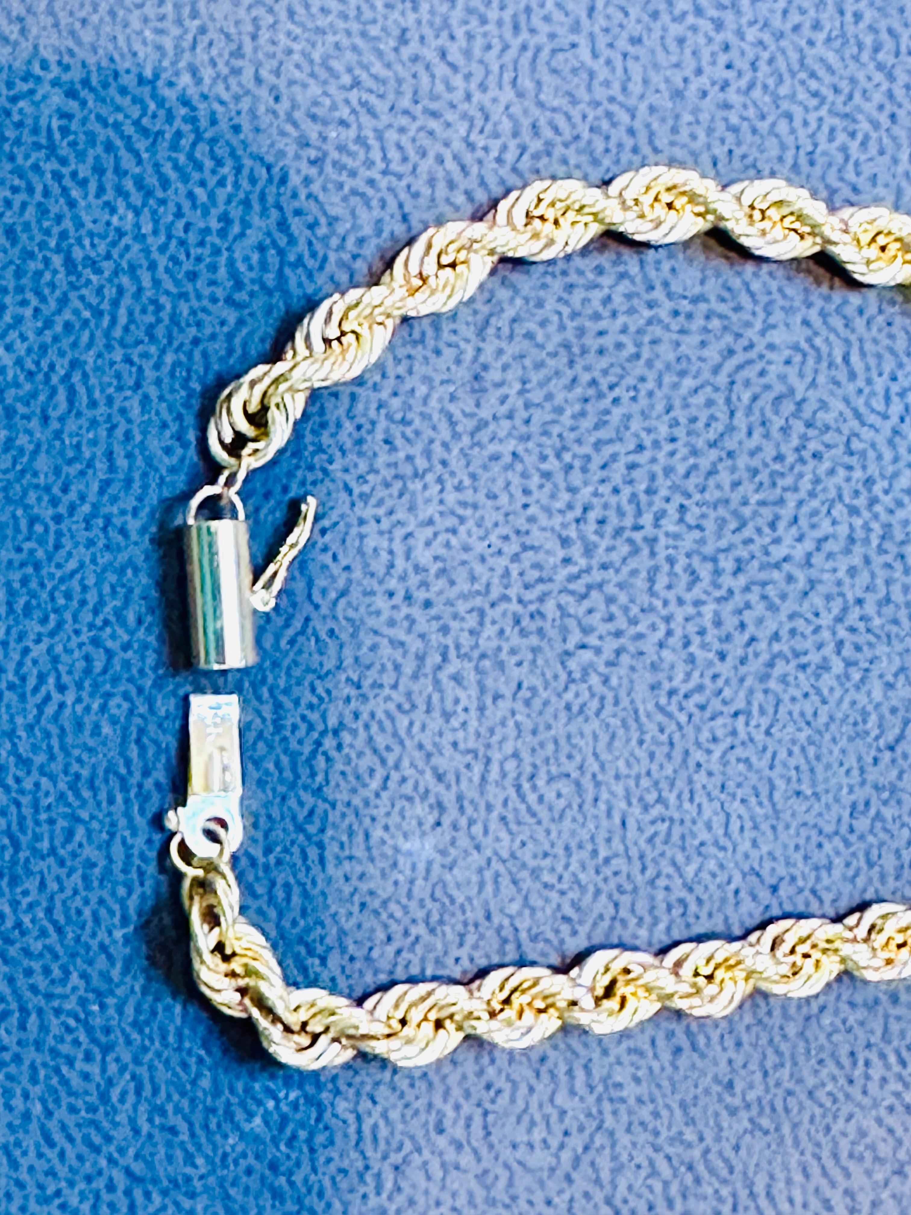 Vintage 14 Karat Yellow Gold 17 Gm, Rope Chain Necklace, 24 Inch long For Sale 4