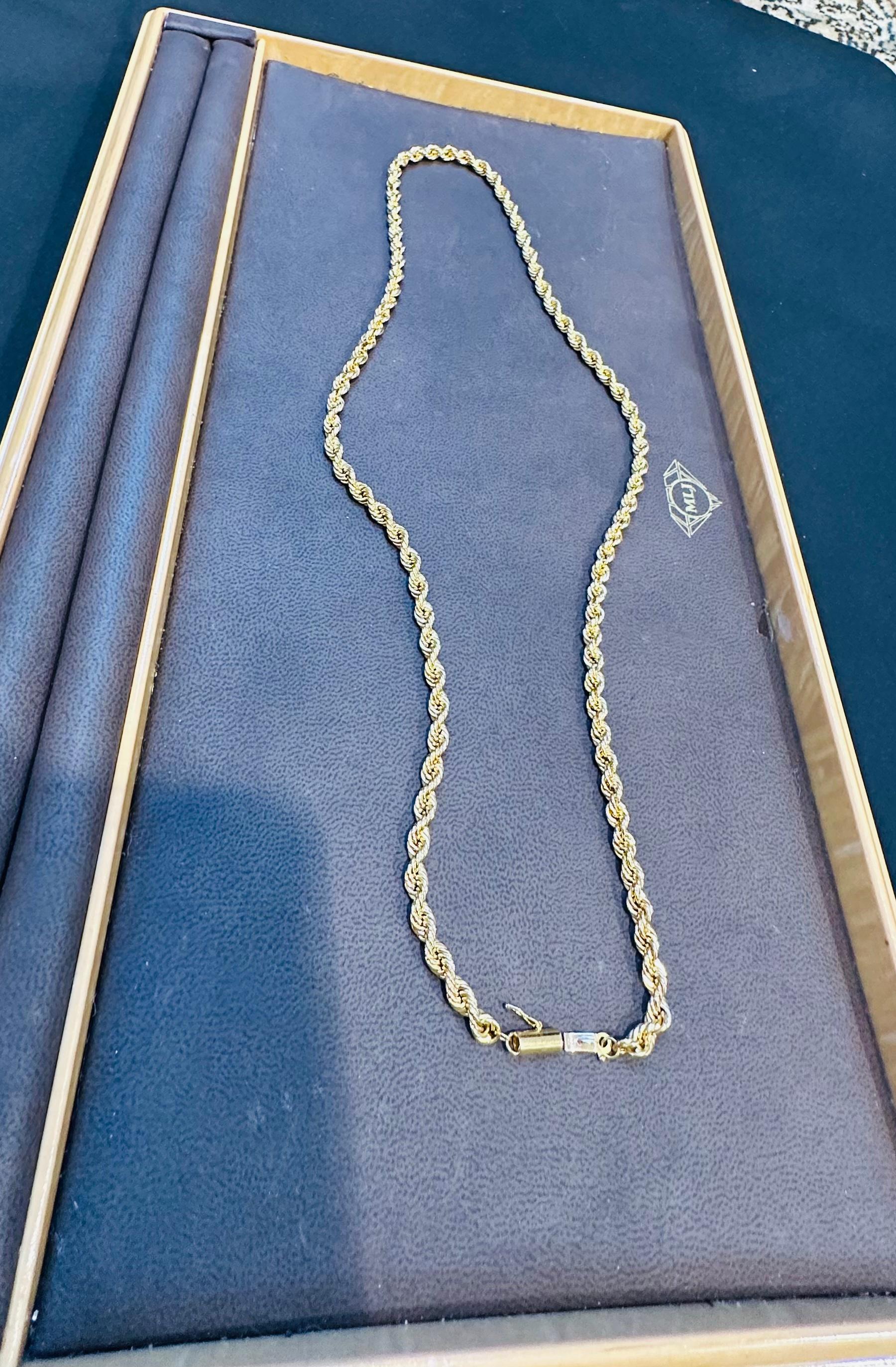 Vintage 14 Karat Yellow Gold 17 Gm, Rope Chain Necklace, 24 Inch long For Sale 6