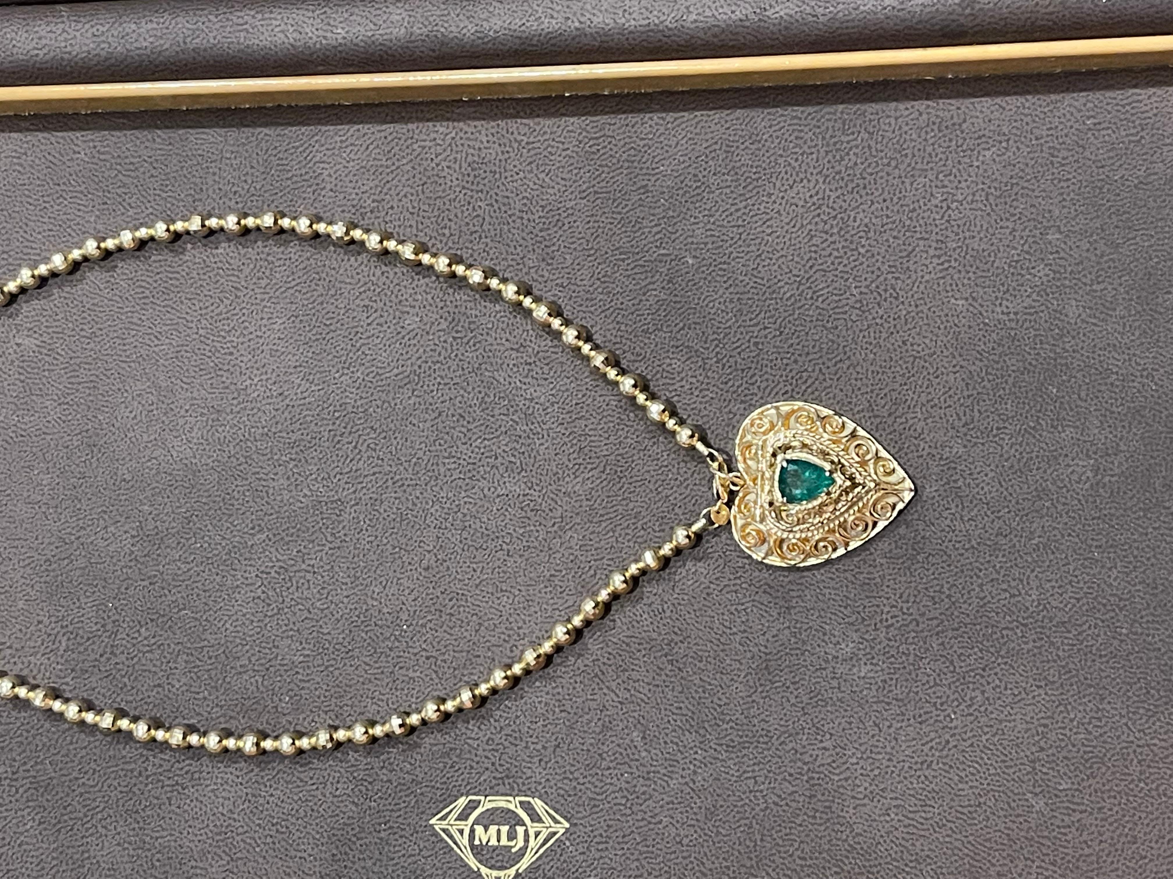 Vintage 14 Karat Yellow Gold  Heart Locket WITH Natural Emerald , NO CHAIN For Sale 10