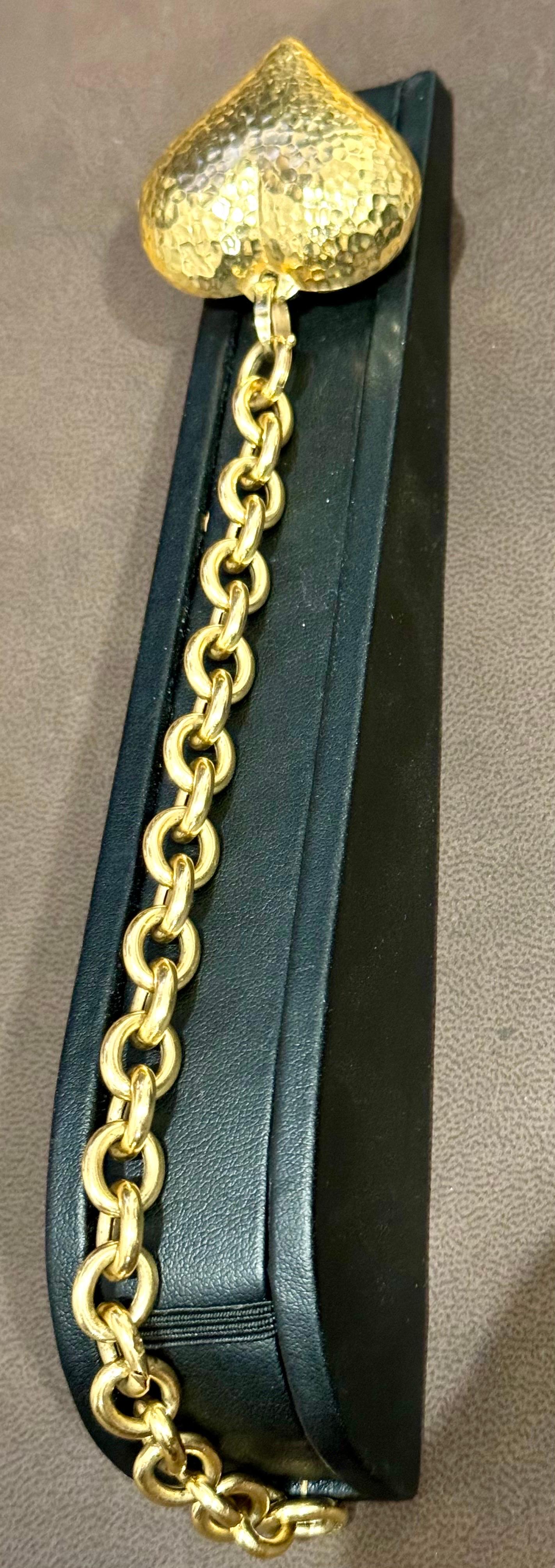 Women's or Men's Vintage 14 Karat Yellow Gold 24.3 Gm Link Bracelet for Charms with Heart Charm For Sale