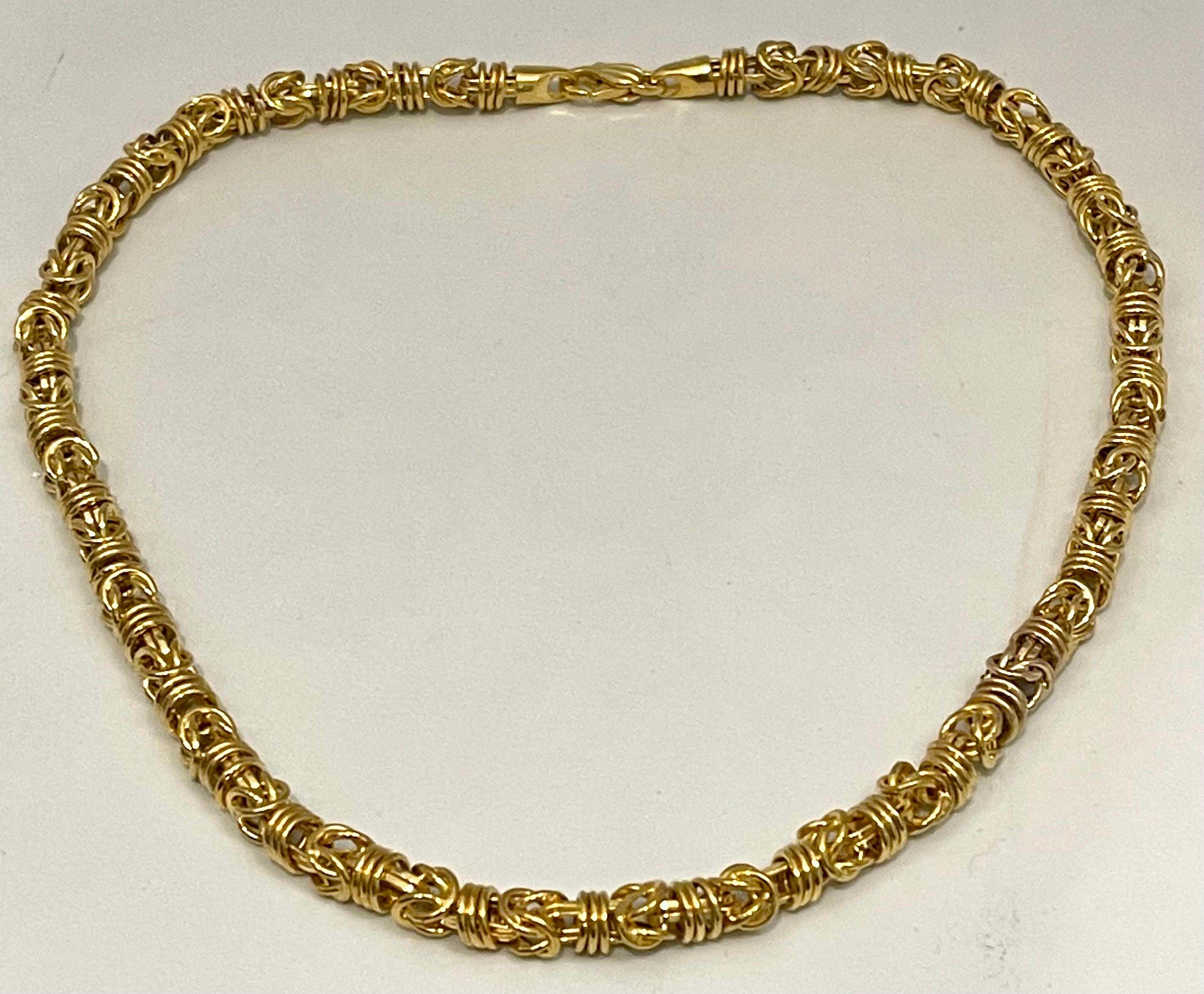 Women's or Men's Vintage 14 Karat Yellow Gold 28.5 Gm, Twisted Chain Necklace For Sale