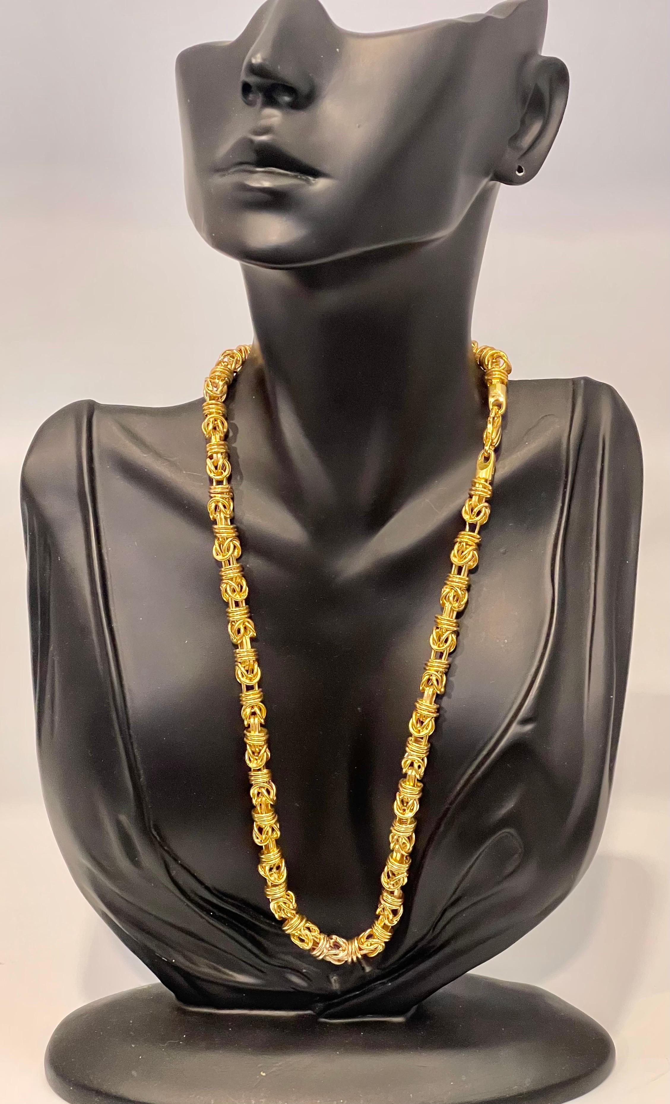 Vintage 14 Karat Yellow Gold 28.5 Gm, Twisted Chain Necklace For Sale 1