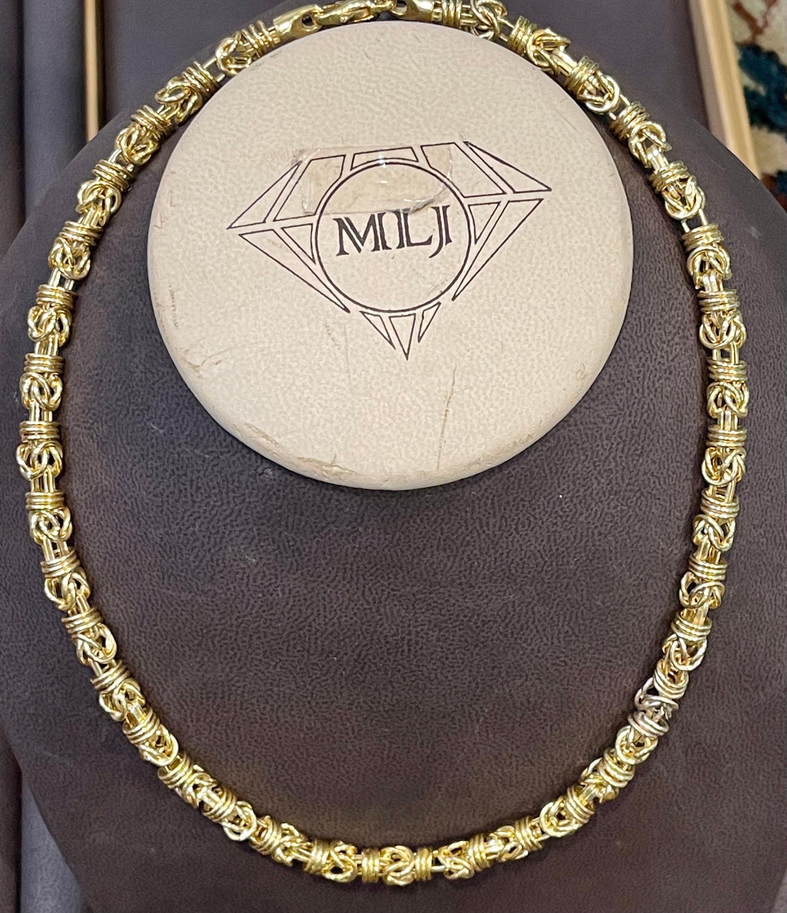 Vintage 14 Karat Yellow Gold 28.5 Gm, Twisted Chain Necklace For Sale 2