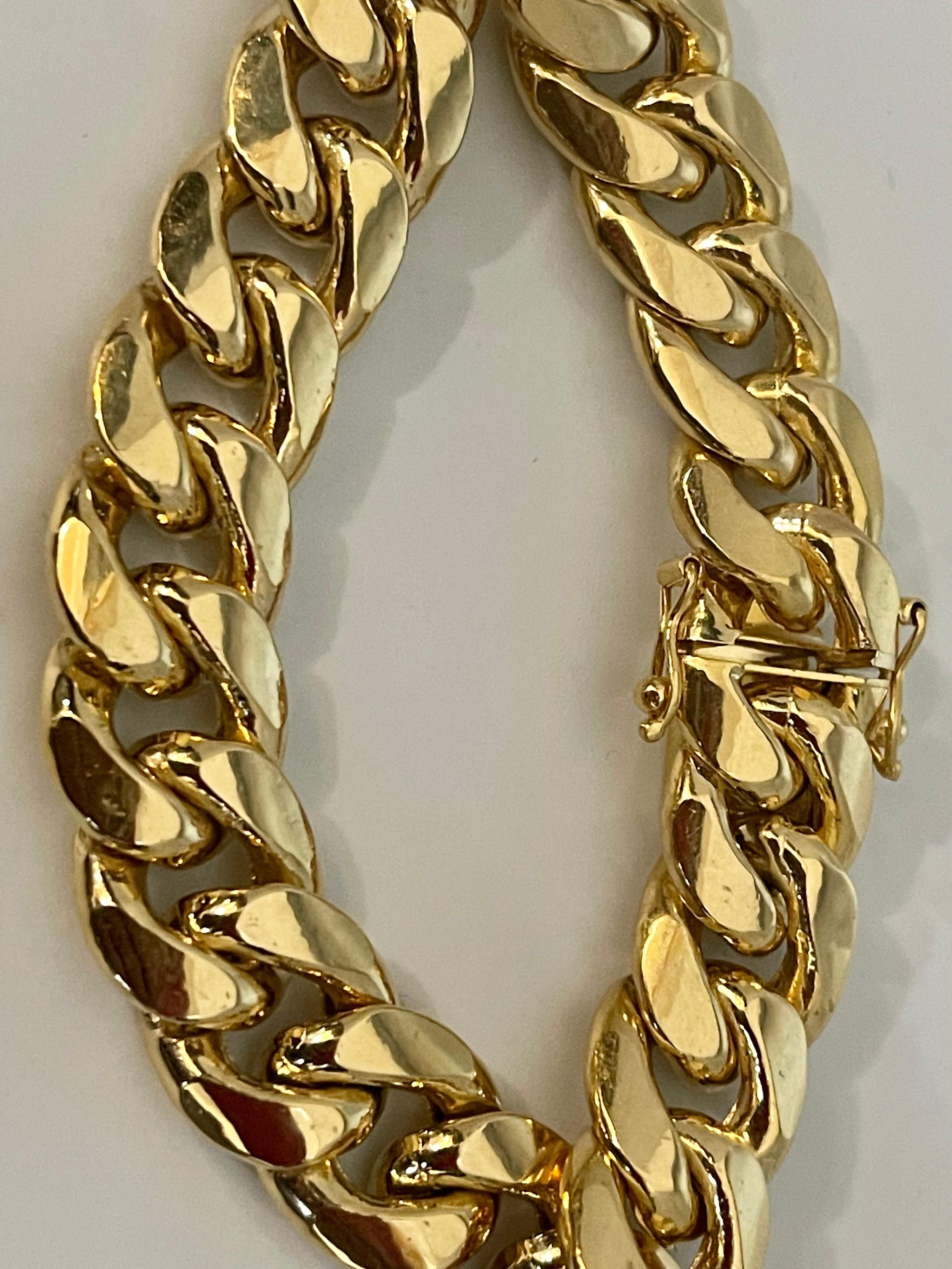 Vintage 14 Karat Yellow Gold 33.4Gm Cuban link Bracelet Unisex, 7.75 INCH In Excellent Condition For Sale In New York, NY