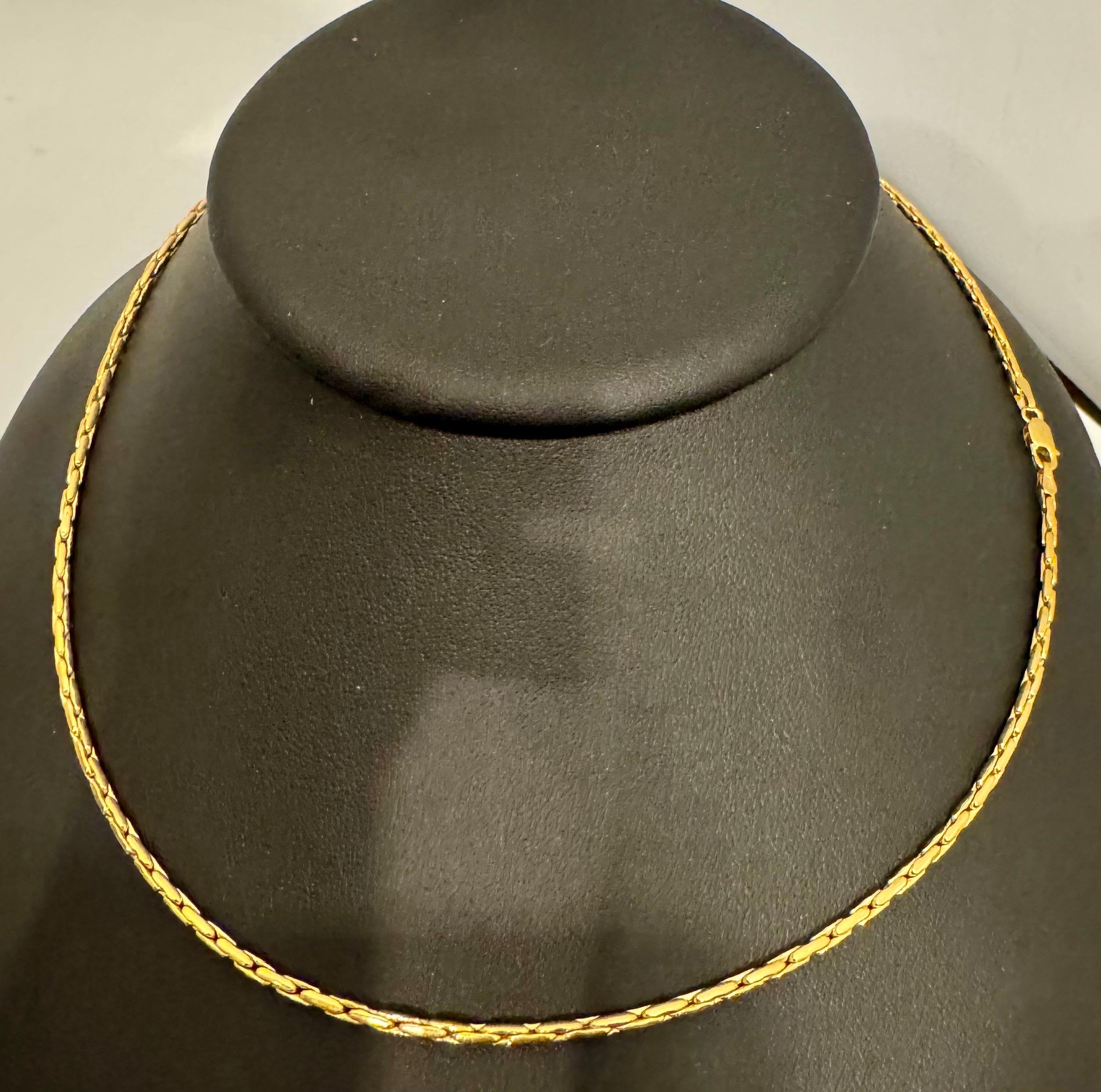 Vintage 14 Karat Yellow Gold 5.8 Gm Chain Necklace 18 Inch Long, 2.2 MM For Sale 1
