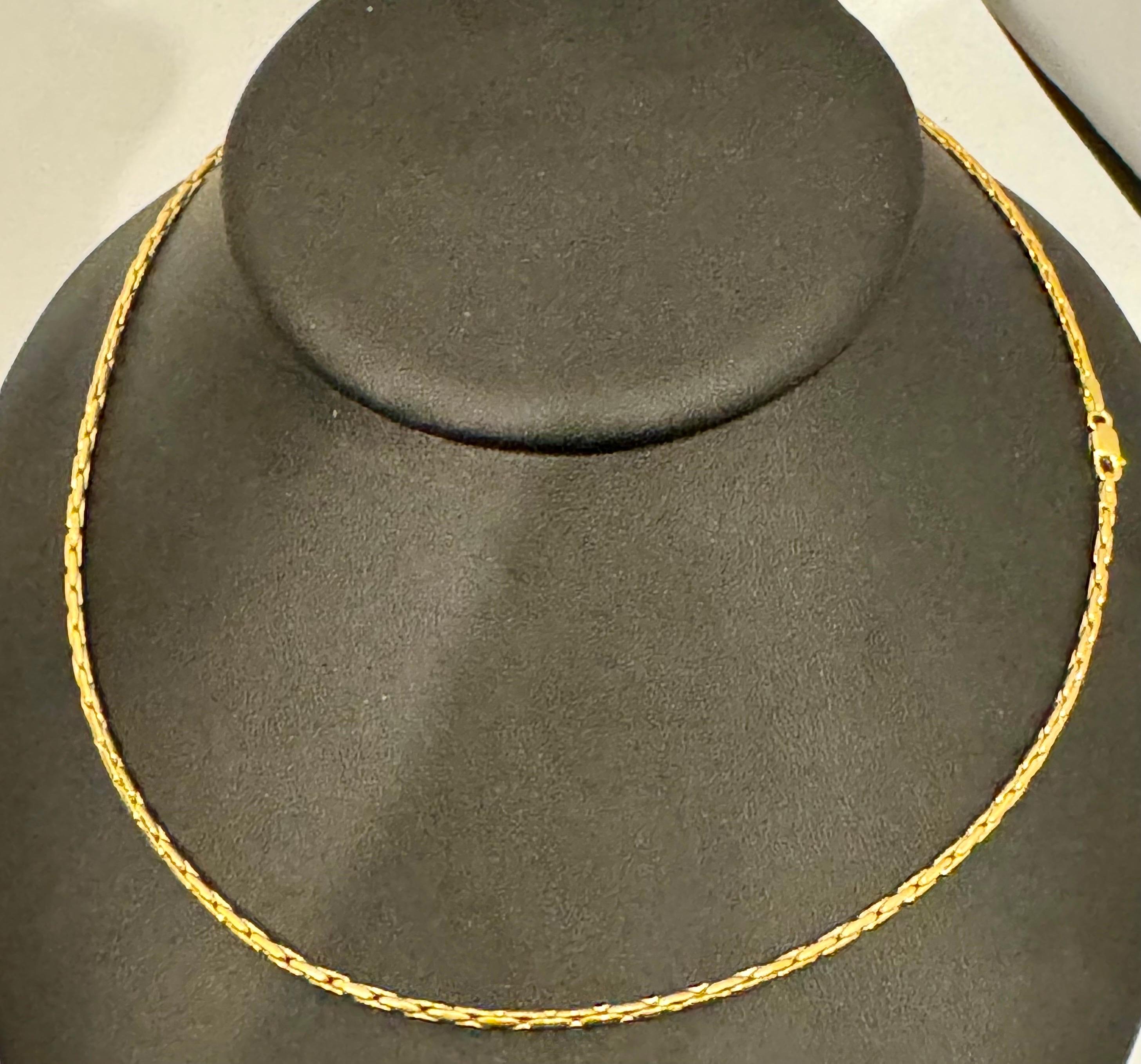 Vintage 14 Karat Yellow Gold 5.8 Gm Chain Necklace 18 Inch Long, 2.2 MM For Sale 2
