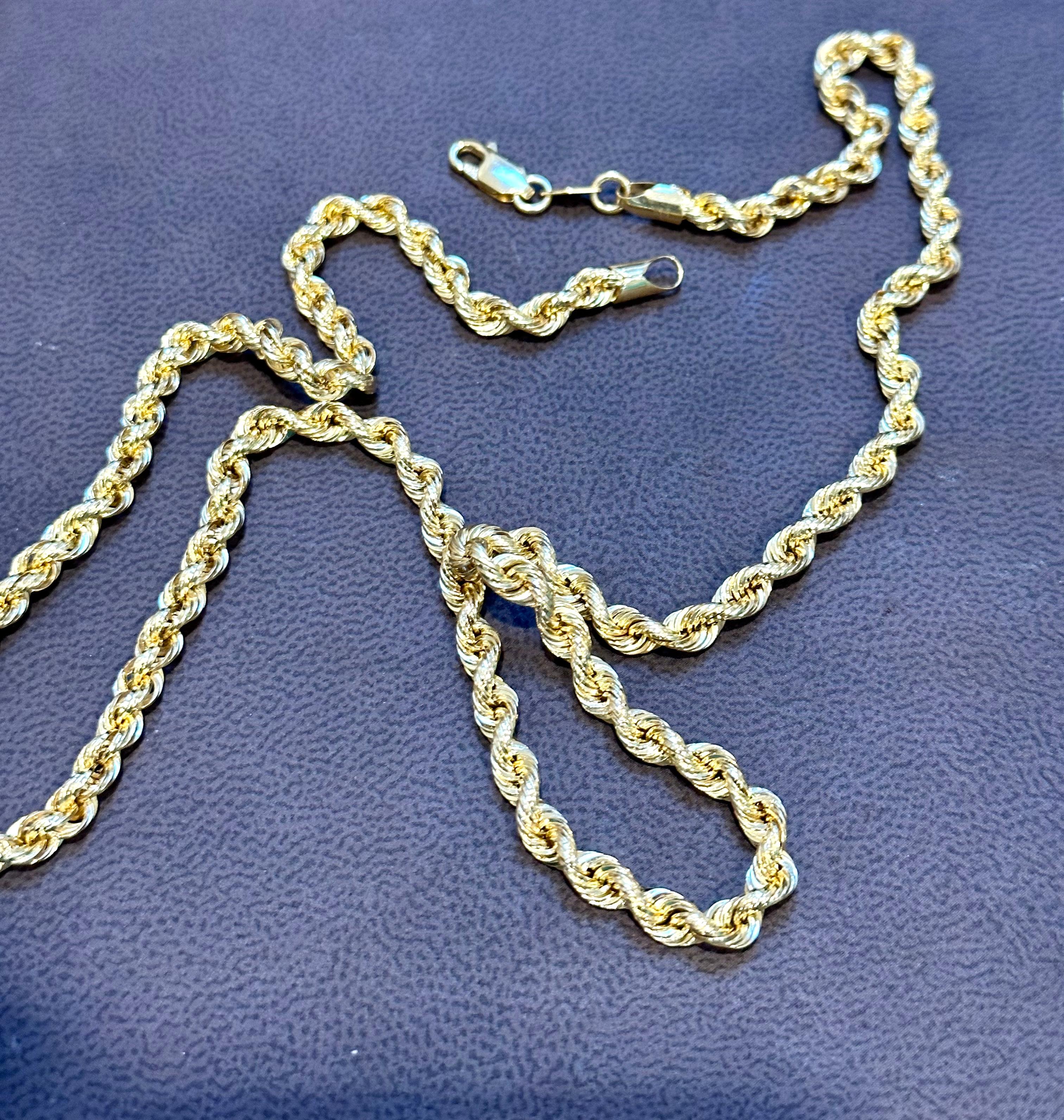 Vintage 14 Karat Yellow Gold 8.3 Gm, Rope Chain Necklace For Sale 3