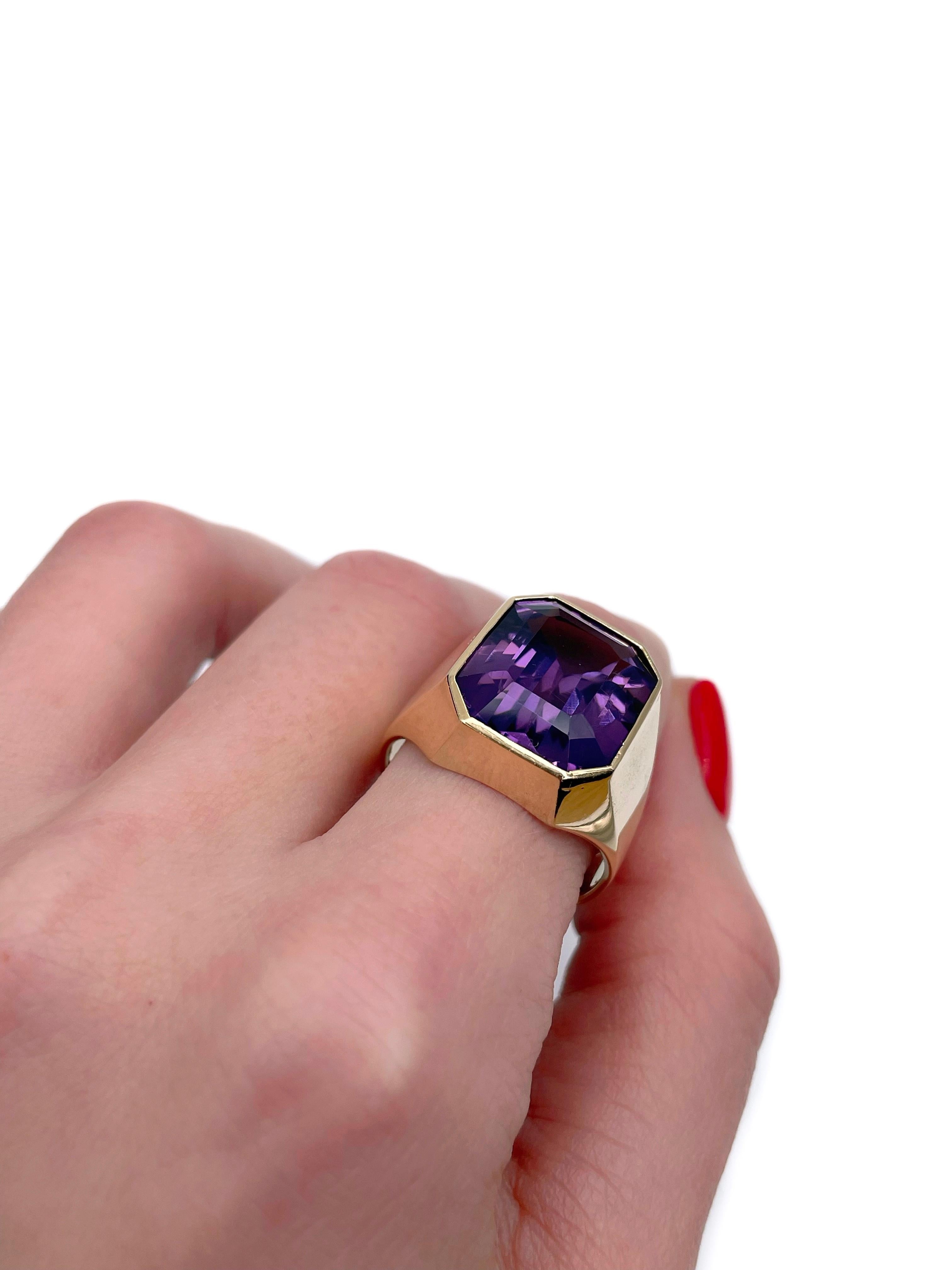 Rechteckiger Siegelring aus 14 Karat Gelbgold mit Amethyst (Smaragdschliff)