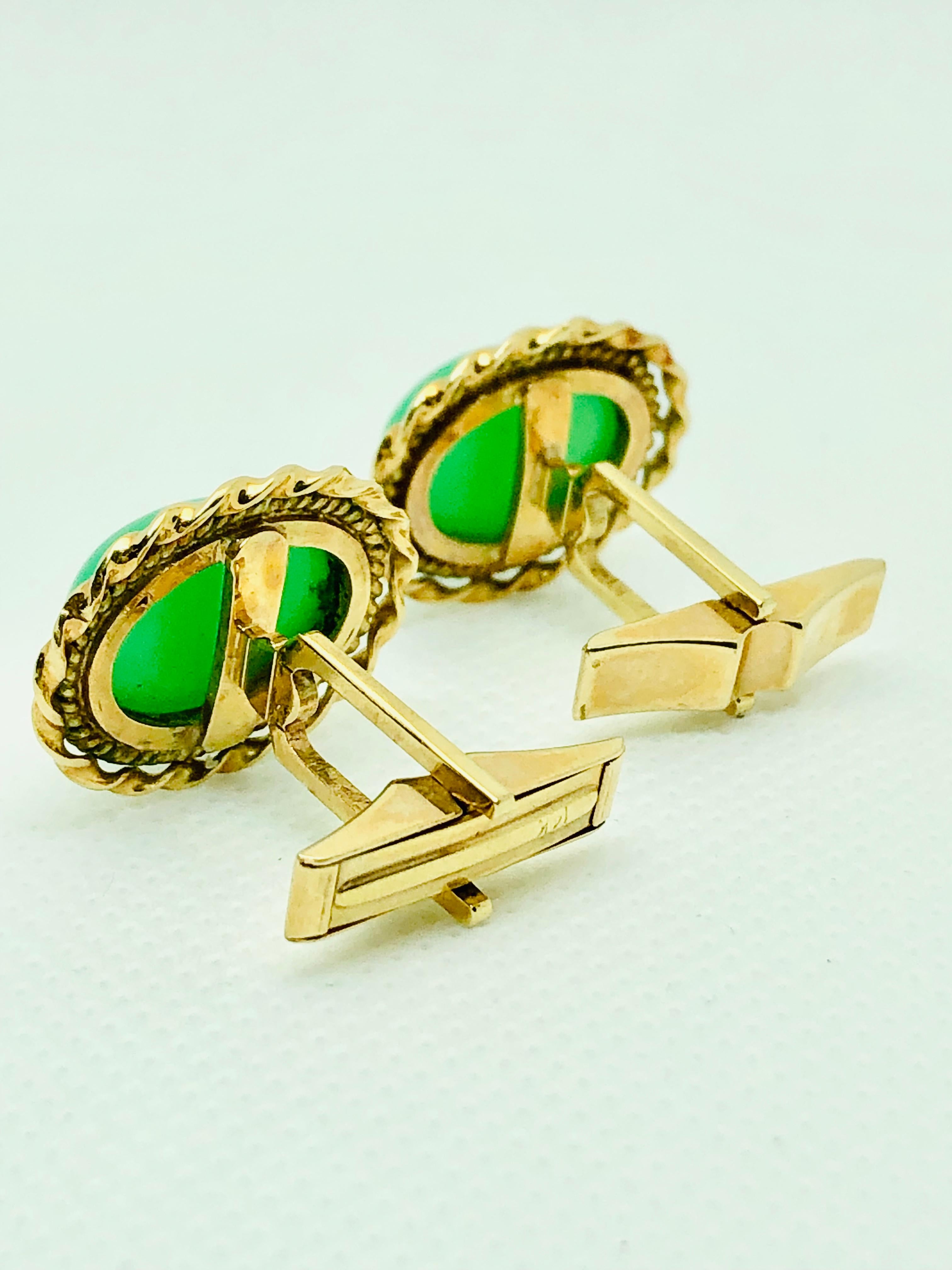 Contemporary Vintage 14 Karat Yellow Gold and Chalcedony Oval Cufflinks