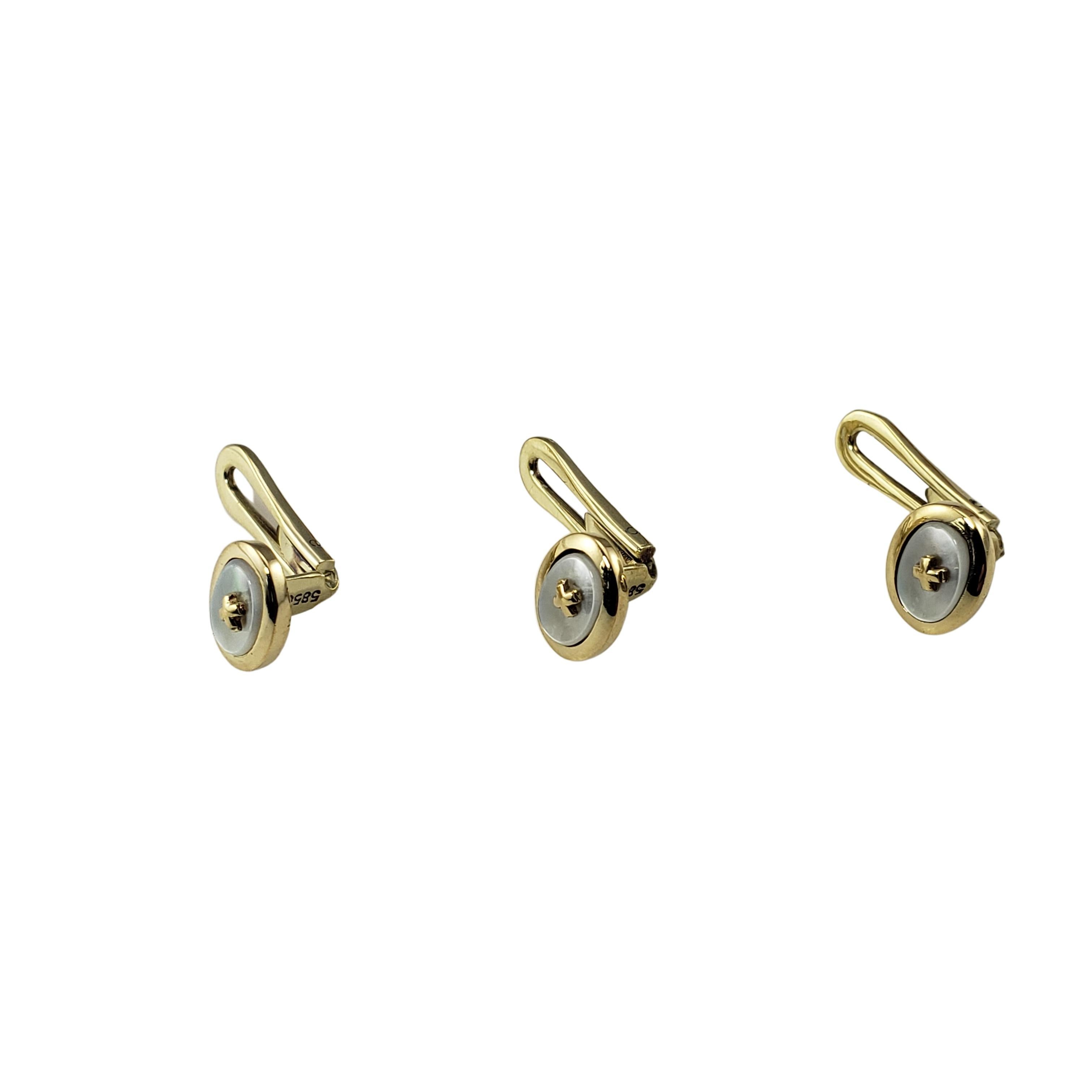 Vintage 14 Karat Yellow Gold and Mother of Pearl Buttons-

This elegant set of three buttons are crafted in beautifully detailed 14K yellow gold and mother of pearl.

Matching cufflinks: RL-00010249

Size: 8 mm x 7 mm

Weight: 3.7 dwt. / 5.8
