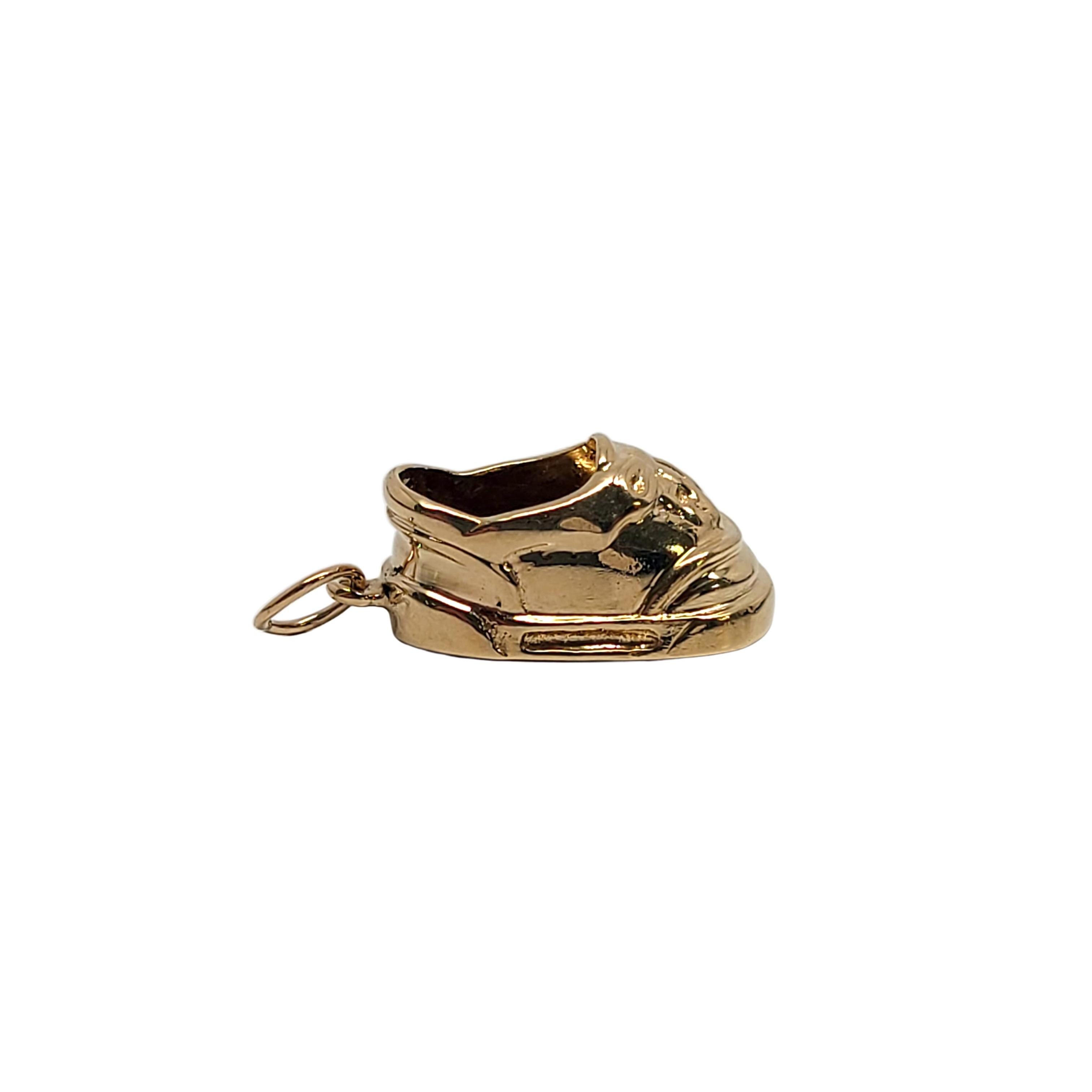 Vintage 14 Karat Yellow Gold Baby Shoe Charm

Commemorate your baby's first steps!

This 3D charm features a meticulously detailed 14k yellow gold design. 

Size: 19.5 mm x 10.37 mm 

Weight: 4.7 g / 3.0 dwt

Hallamark: PC 14K

Very good condition,
