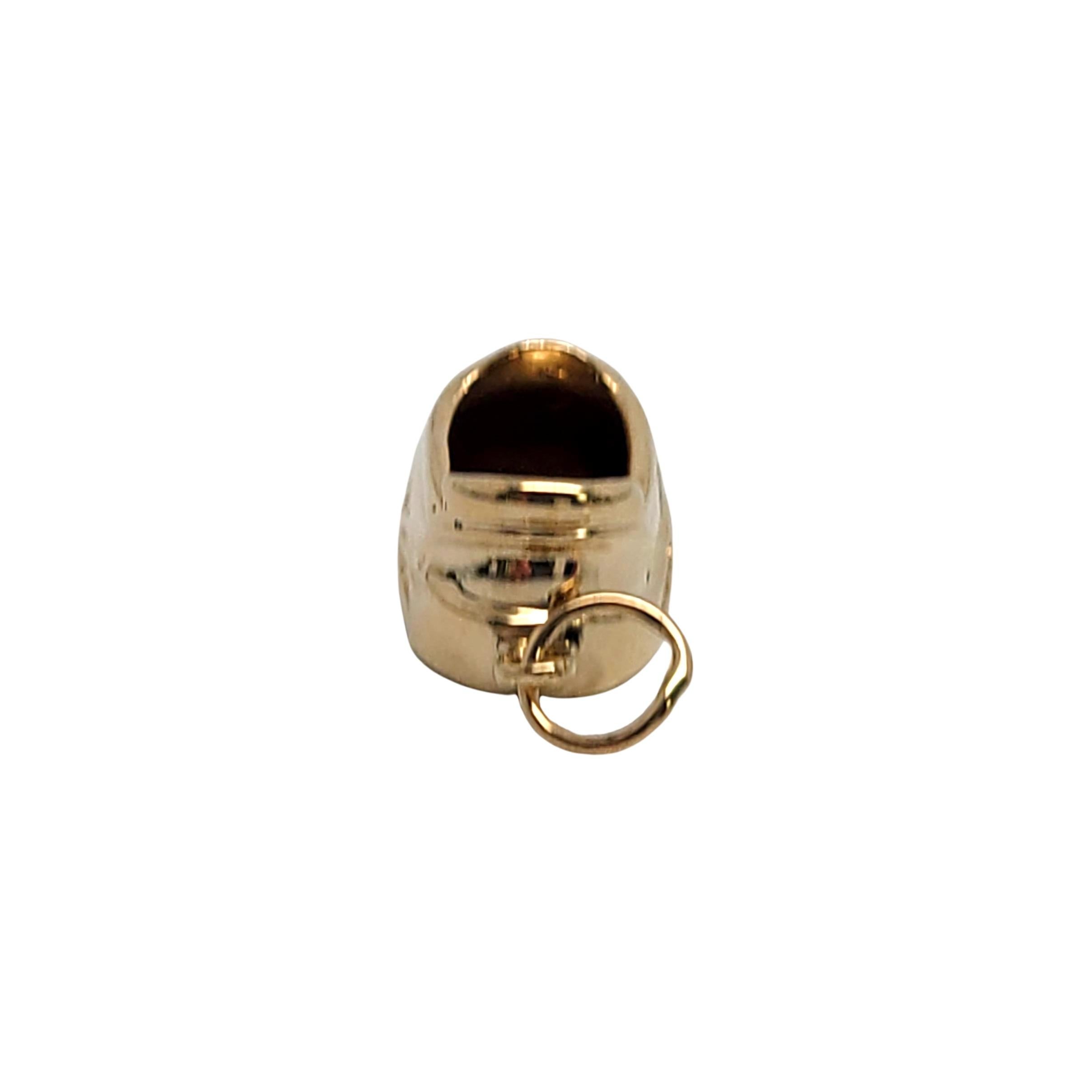 Vintage 14 Karat Yellow Gold Baby Shoe Charm In Good Condition In Washington Depot, CT