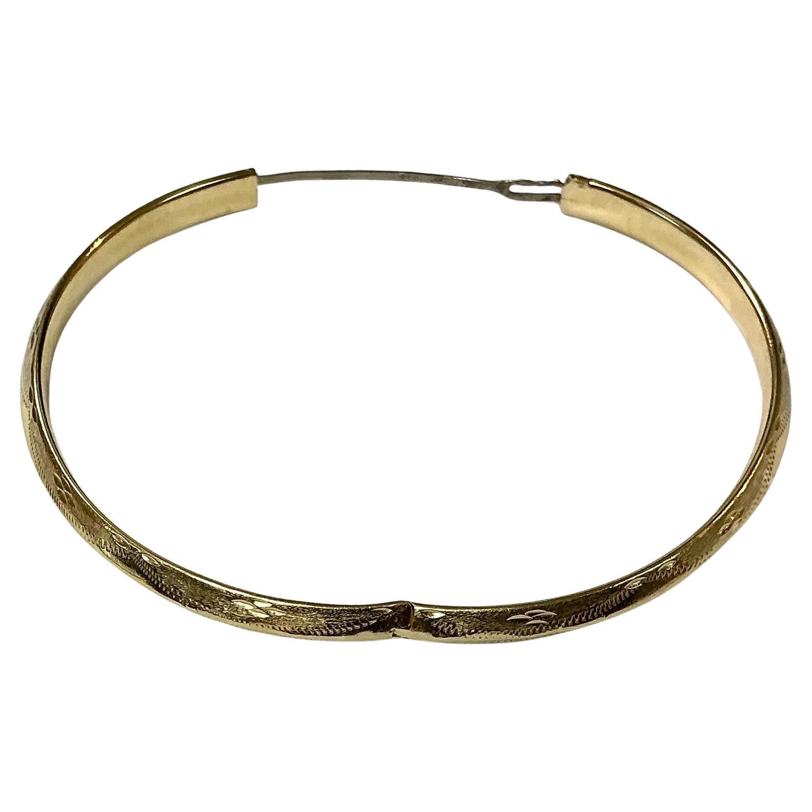 Vintage 14 Karat Yellow Gold Bangle Bracelet In Good Condition For Sale In Bradenton, FL