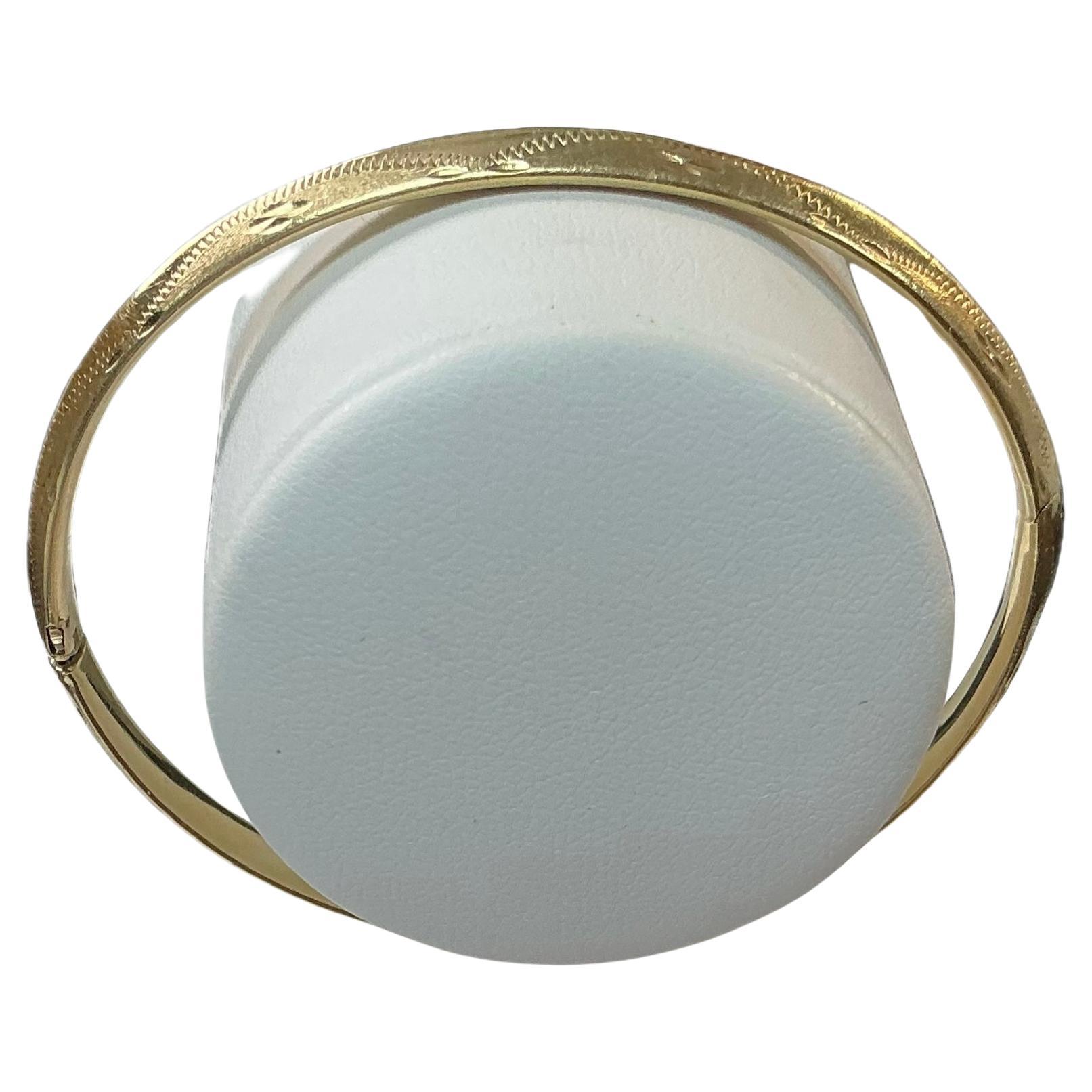Women's or Men's Vintage 14 Karat Yellow Gold Bangle Bracelet For Sale