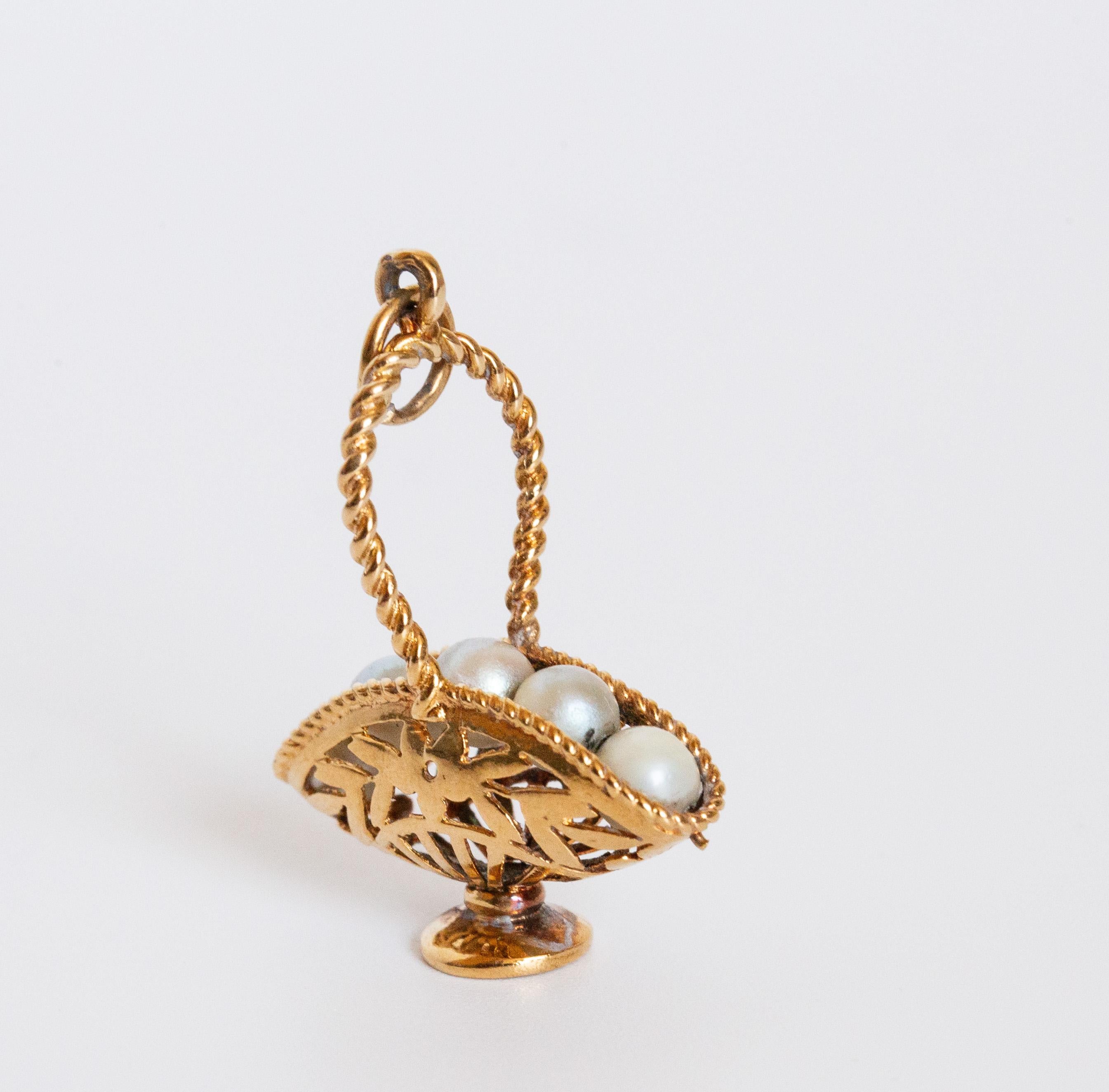 Rétro Charm d'epoca in oro giallo 14 carati con cestino e perle in vendita