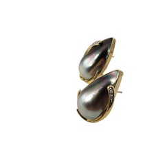 Schwarze Perlen- und Diamant-Ohrringe aus 14 Karat Gelbgold