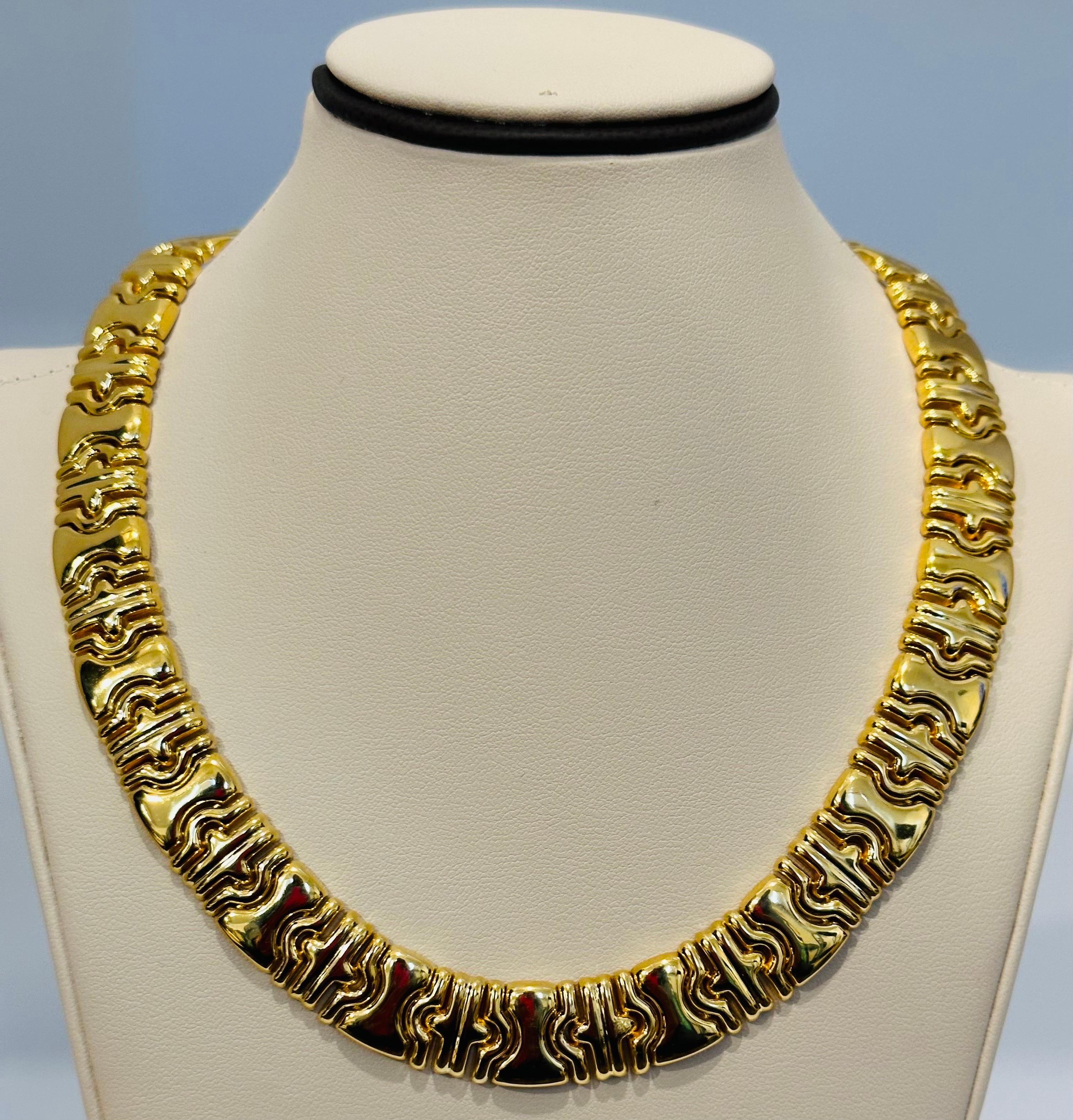Vintage 14 Karat Yellow Gold Bvlgari Look Link Necklace In Excellent Condition In New York, NY