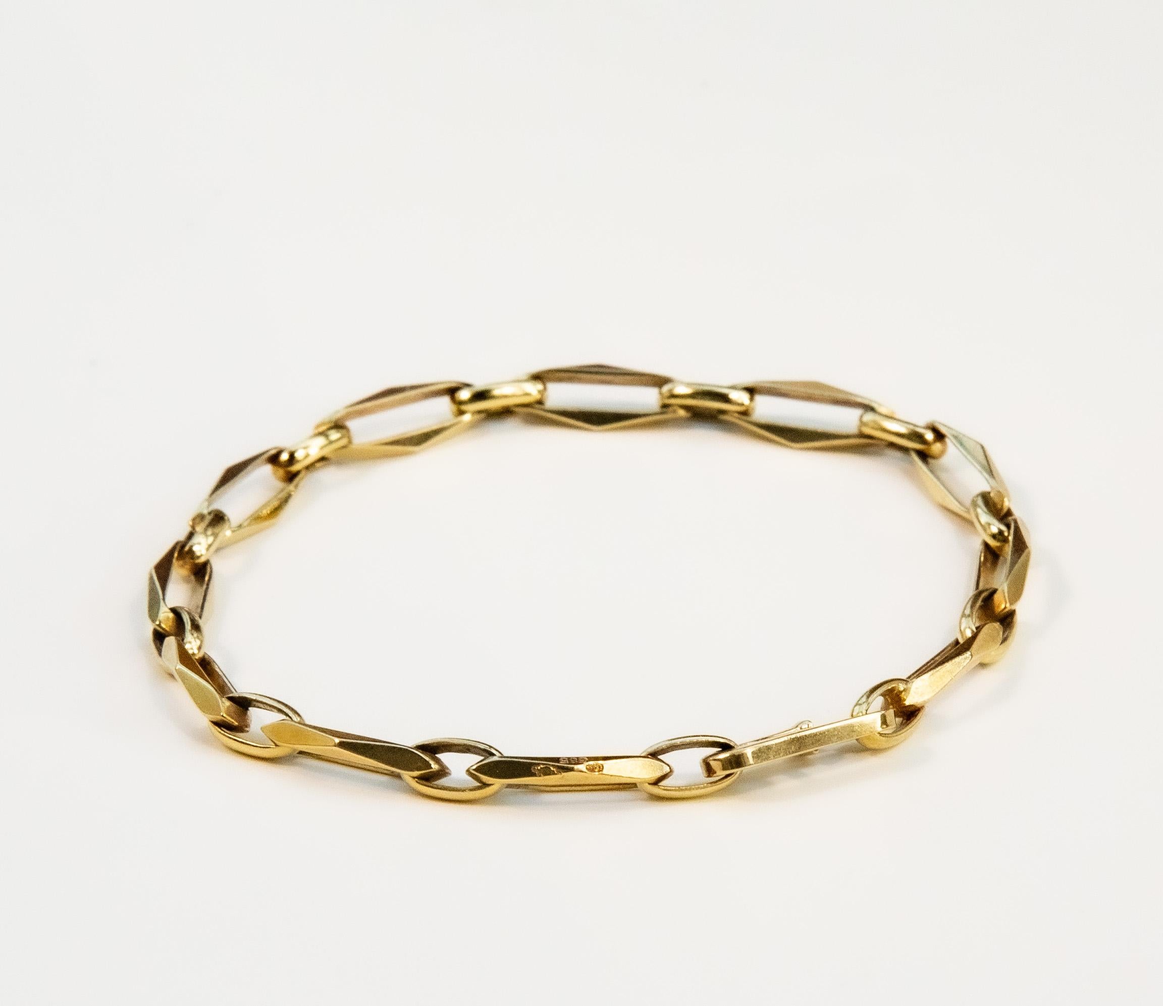 Vintage 14 Karat Yellow Gold Closed Forever Link Bracelet en Bueno estado para la venta en Arnhem, NL