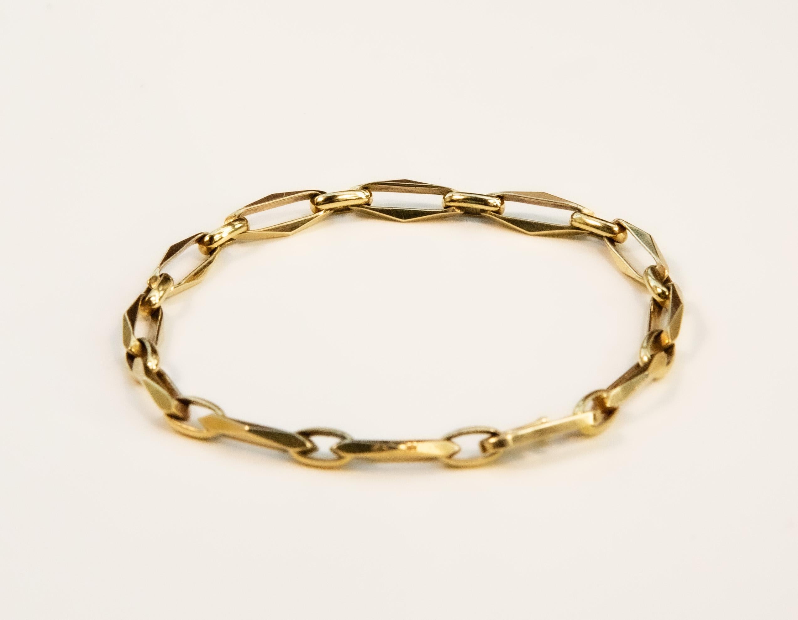 Vintage 14 Karat Yellow Gold Closed Forever Link Bracelet en venta 1
