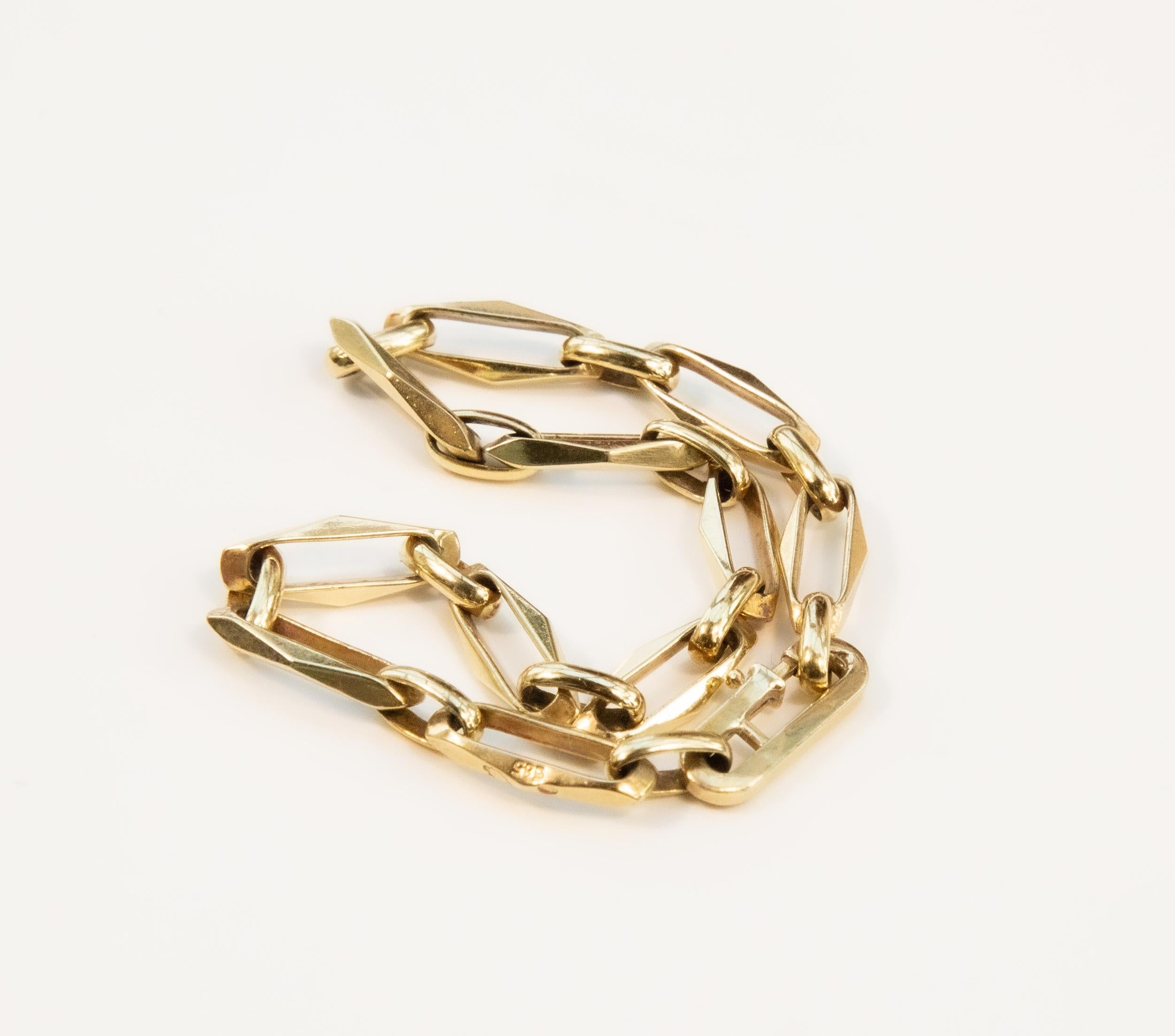 Vintage 14 Karat Yellow Gold Closed Forever Link Bracelet en venta 3