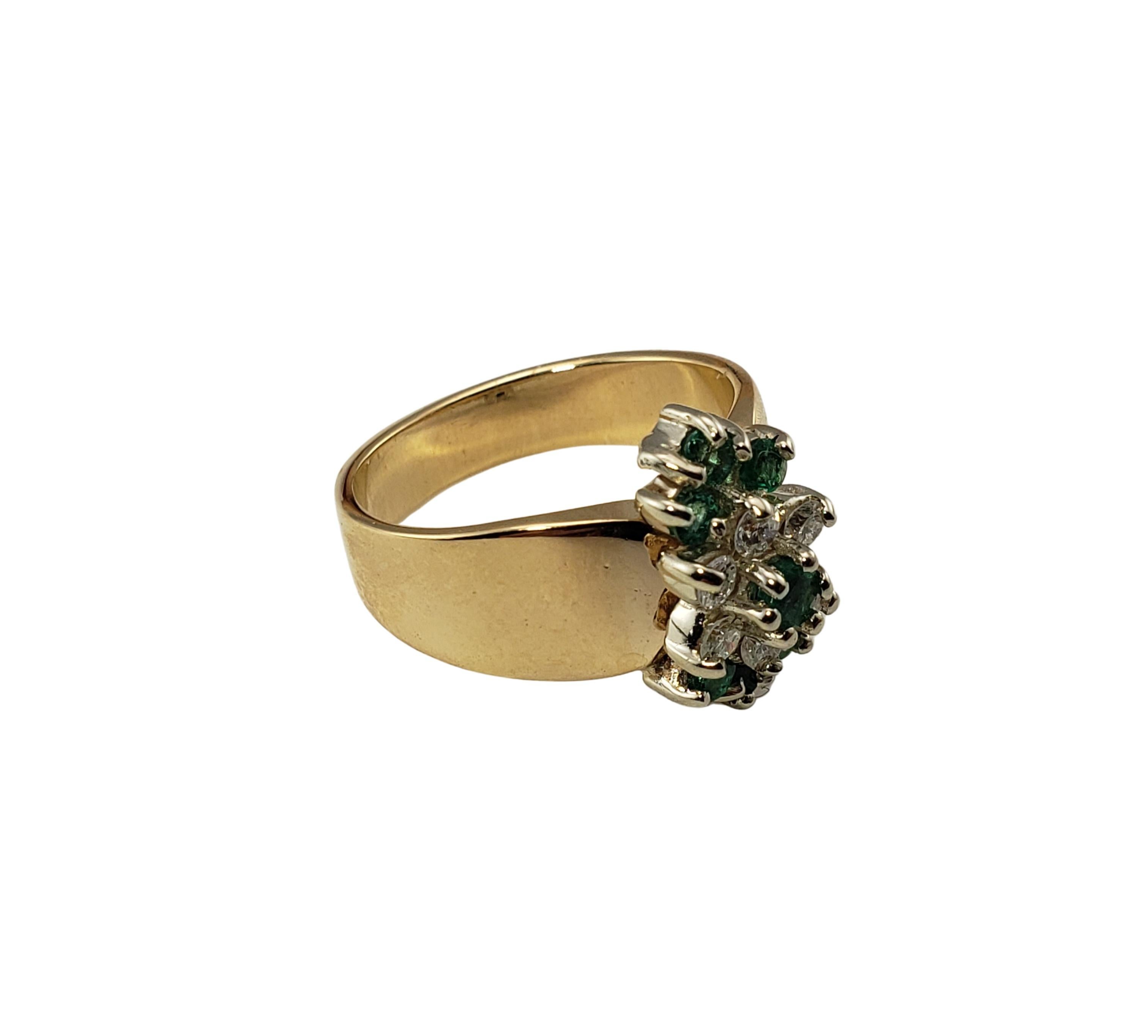 14 Karat Yellow Gold Diamond and Natural Emerald Ring In Good Condition For Sale In Washington Depot, CT
