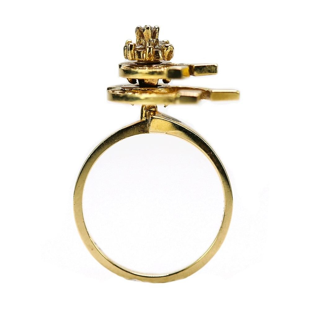 Modern Vintage 14 Karat Yellow Gold Diamond ‘Lucky’ Horse Shoe Spinner Ring, circa 1990