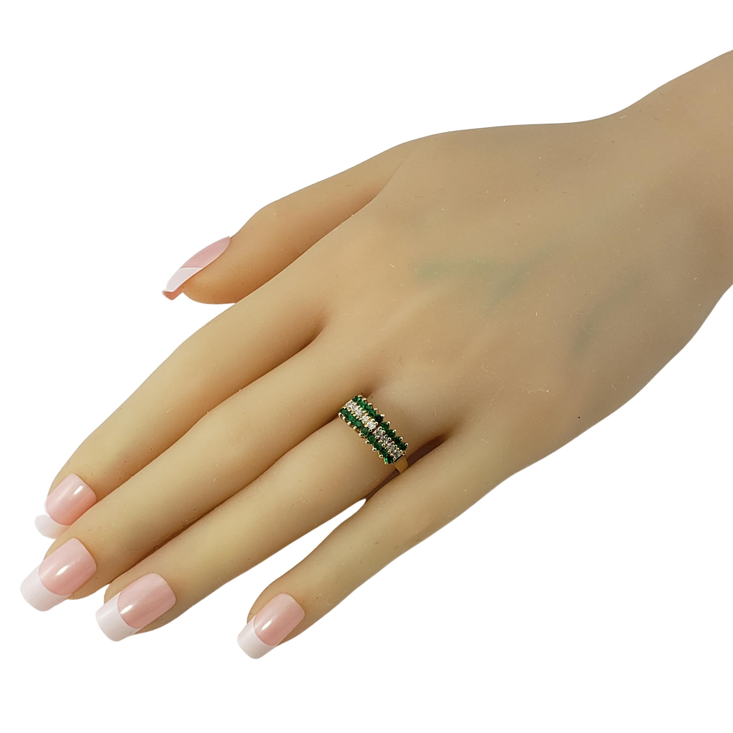 Anillo de oro amarillo de 14 quilates con esmeralda y diamantes 2