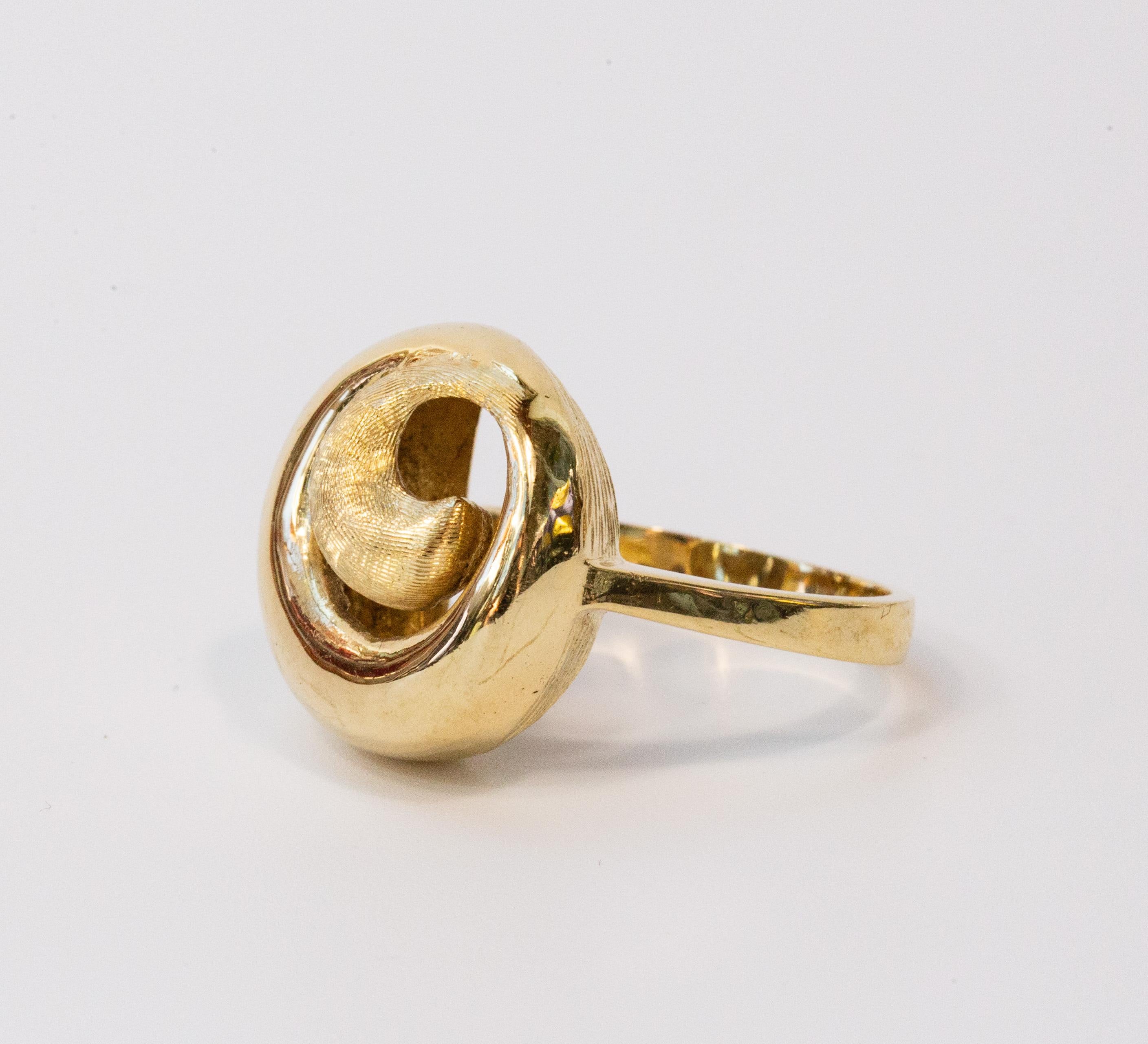 Vintage-Modering aus 14 Karat Gelbgold mit spiralförmiger Form für Damen oder Herren im Angebot