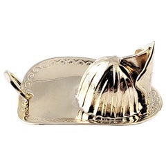 Breloque de casque de cheminée vintage en or jaune 14 carats