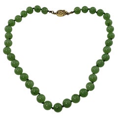 Vintage 14 Karat Yellow Gold Green Jade Bead Necklace