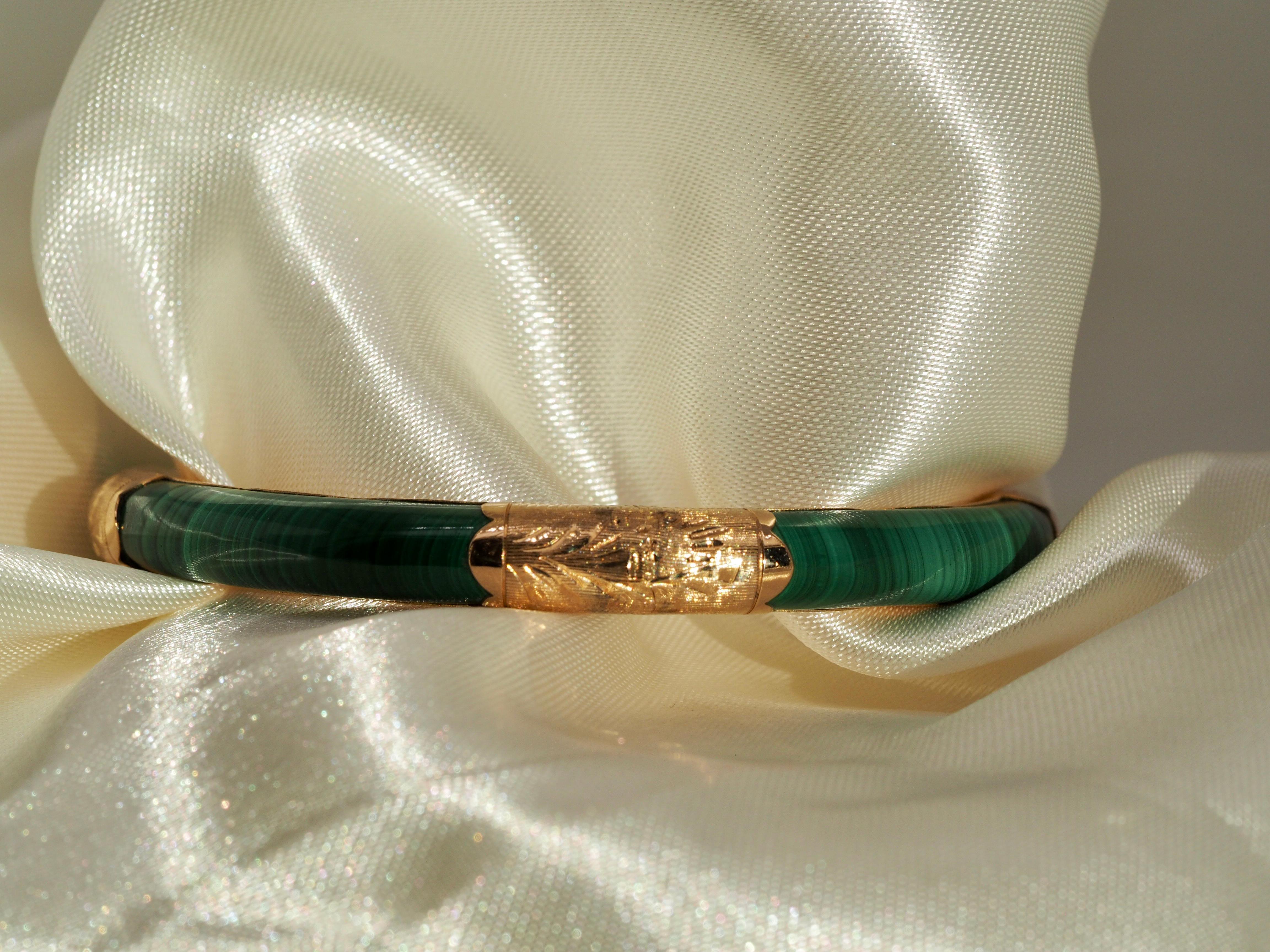 Vintage 14 Karat Yellow Gold Green Malachite Hinged Cuff Bracelet  In Excellent Condition In Addison, TX