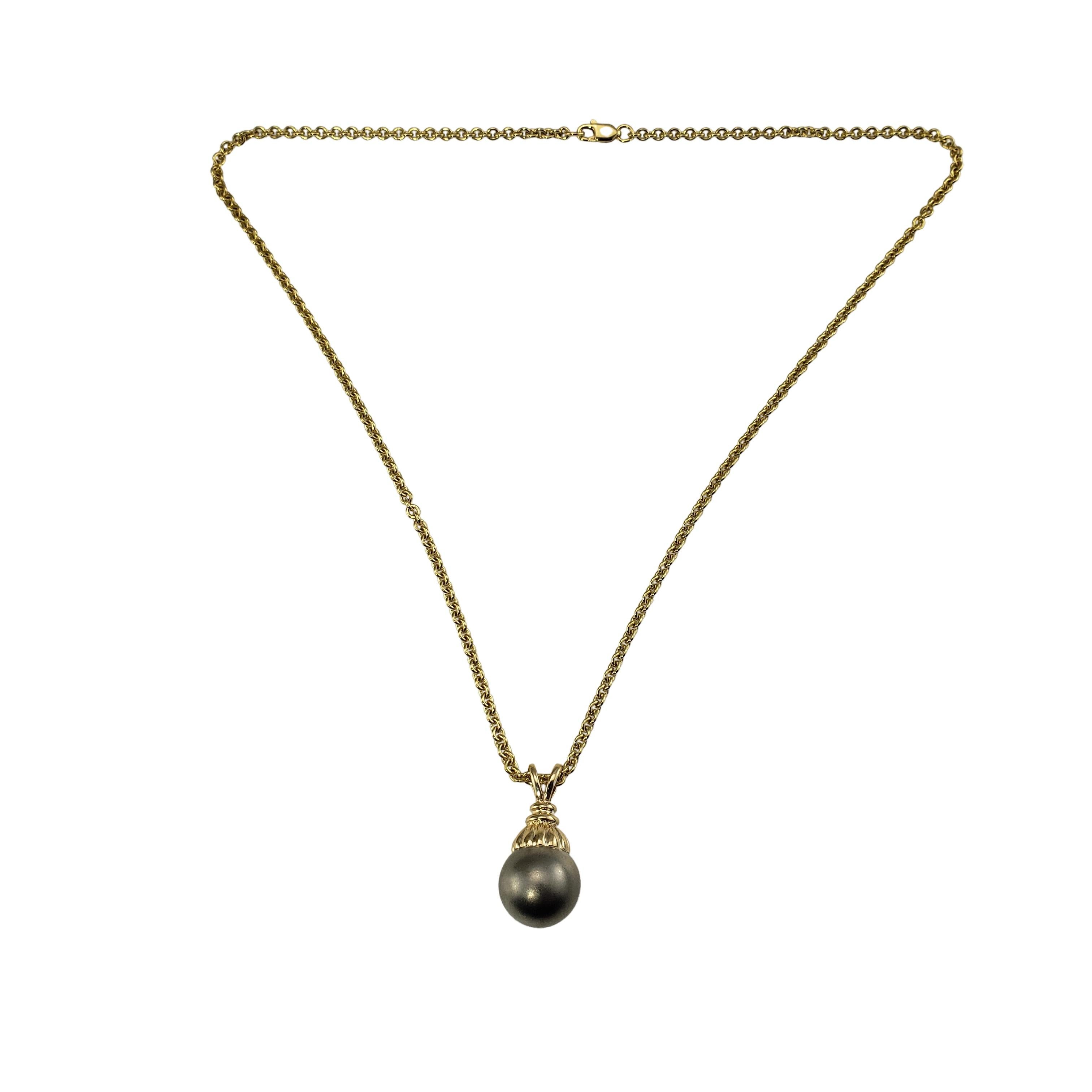 14 Karat Yellow Gold Grey Pearl Pendant Necklace In Good Condition For Sale In Washington Depot, CT