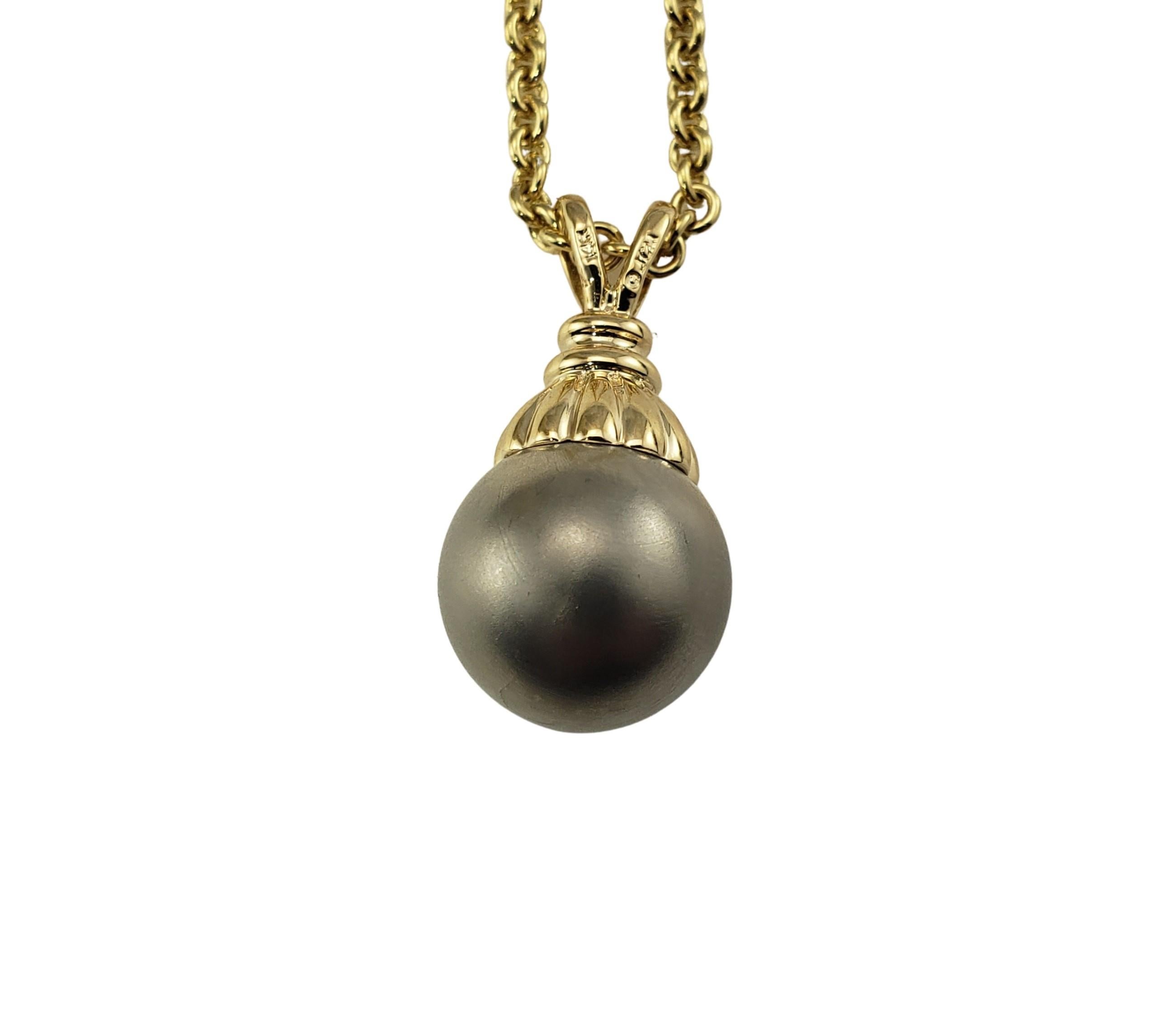 Women's 14 Karat Yellow Gold Grey Pearl Pendant Necklace For Sale