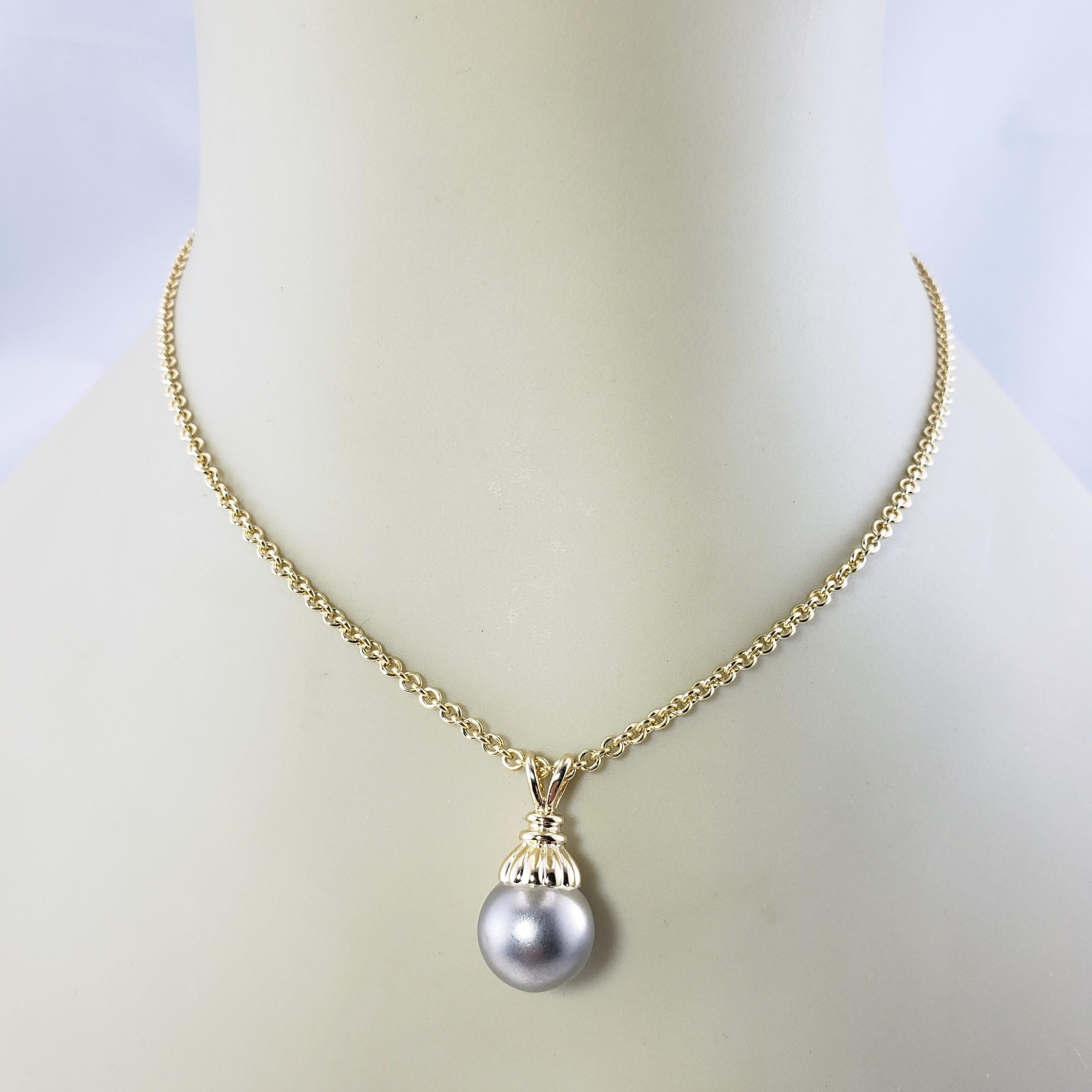14 Karat Yellow Gold Grey Pearl Pendant Necklace For Sale 2