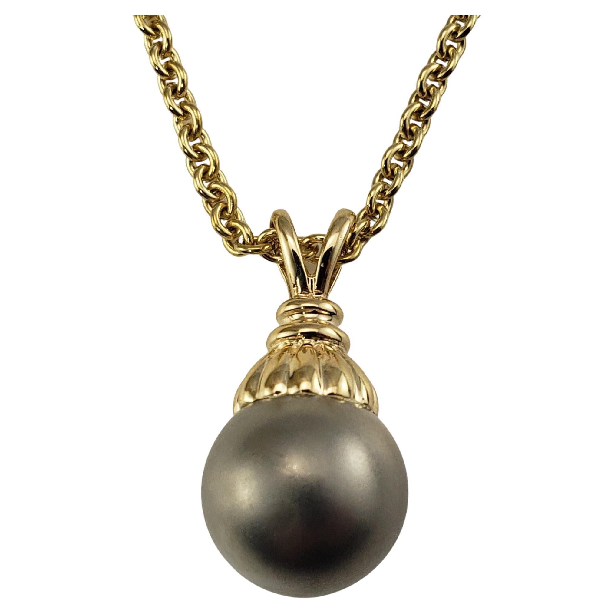 14 Karat Yellow Gold Grey Pearl Pendant Necklace For Sale