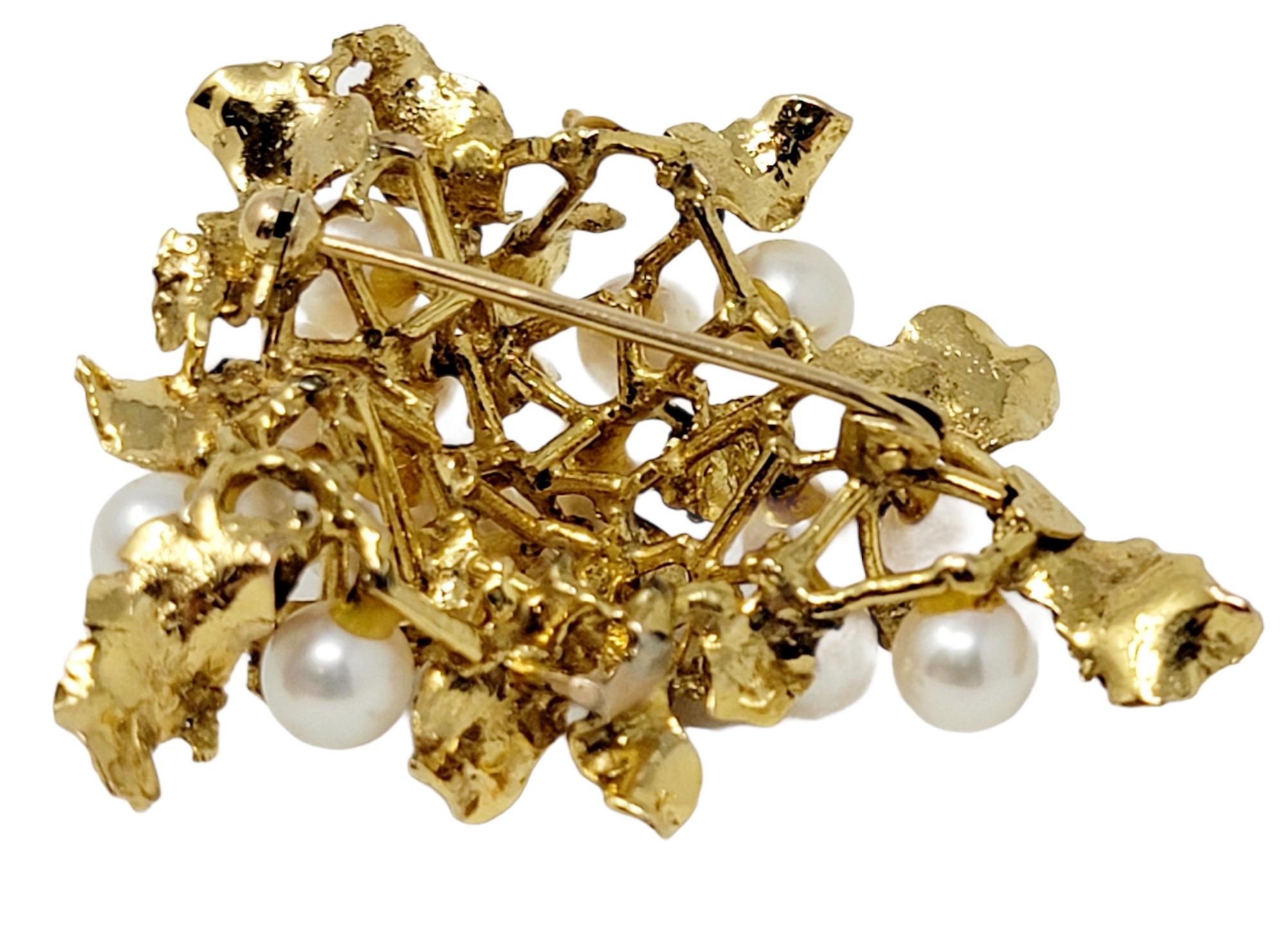 Broche vintage en or jaune 14 carats en forme de grande grappe de feuilles avec perles et rubis en vente 1