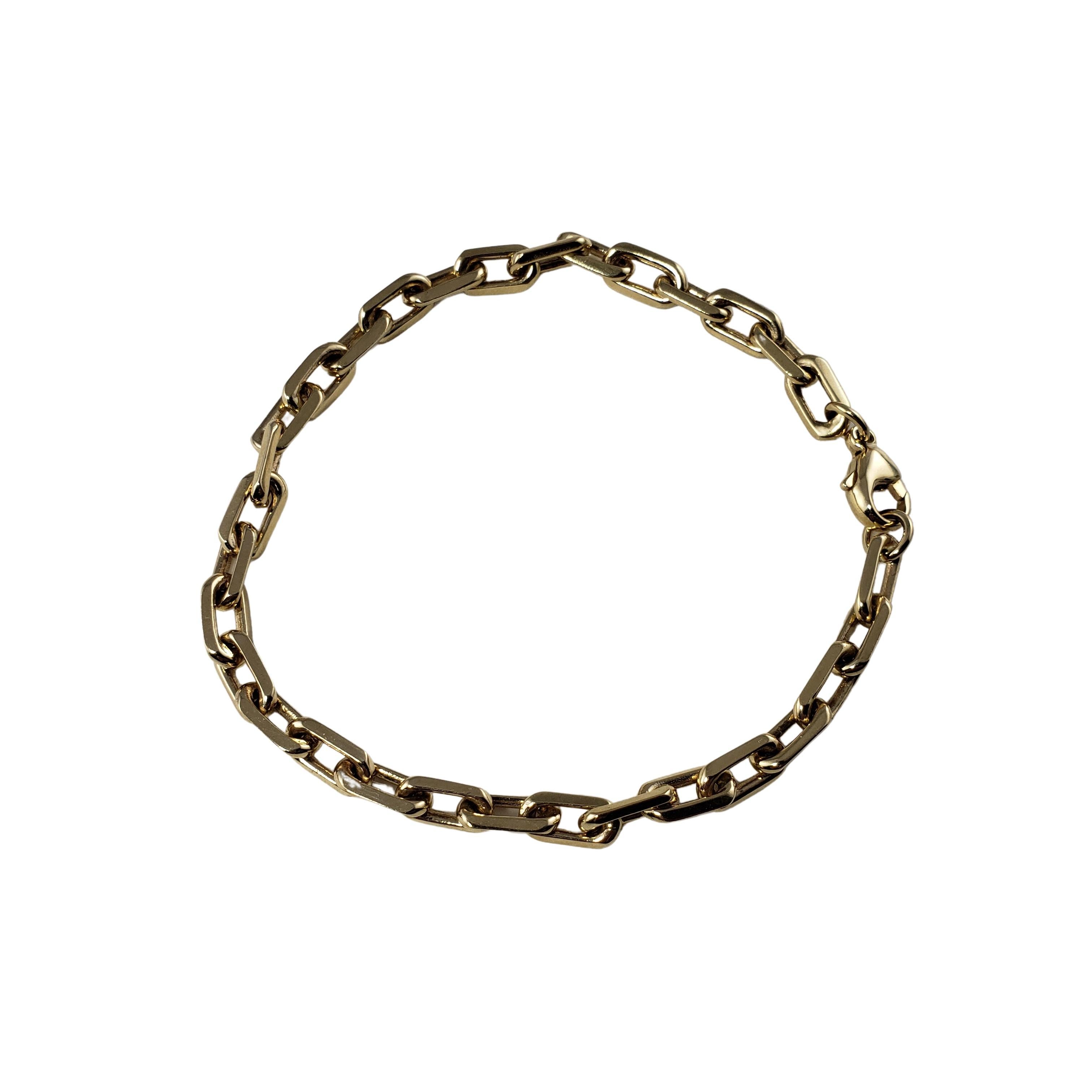 Vintage 14 Karat Yellow Gold Link Bracelet-

This elegant link bracelet is crafted in beautifully detailed 14K yellow gold. Width: 5 mm.

Size: 6.75 inches

Weight: 8.0 dwt. / 12.5 gr.

Stamped: 585

Very good condition, professionally