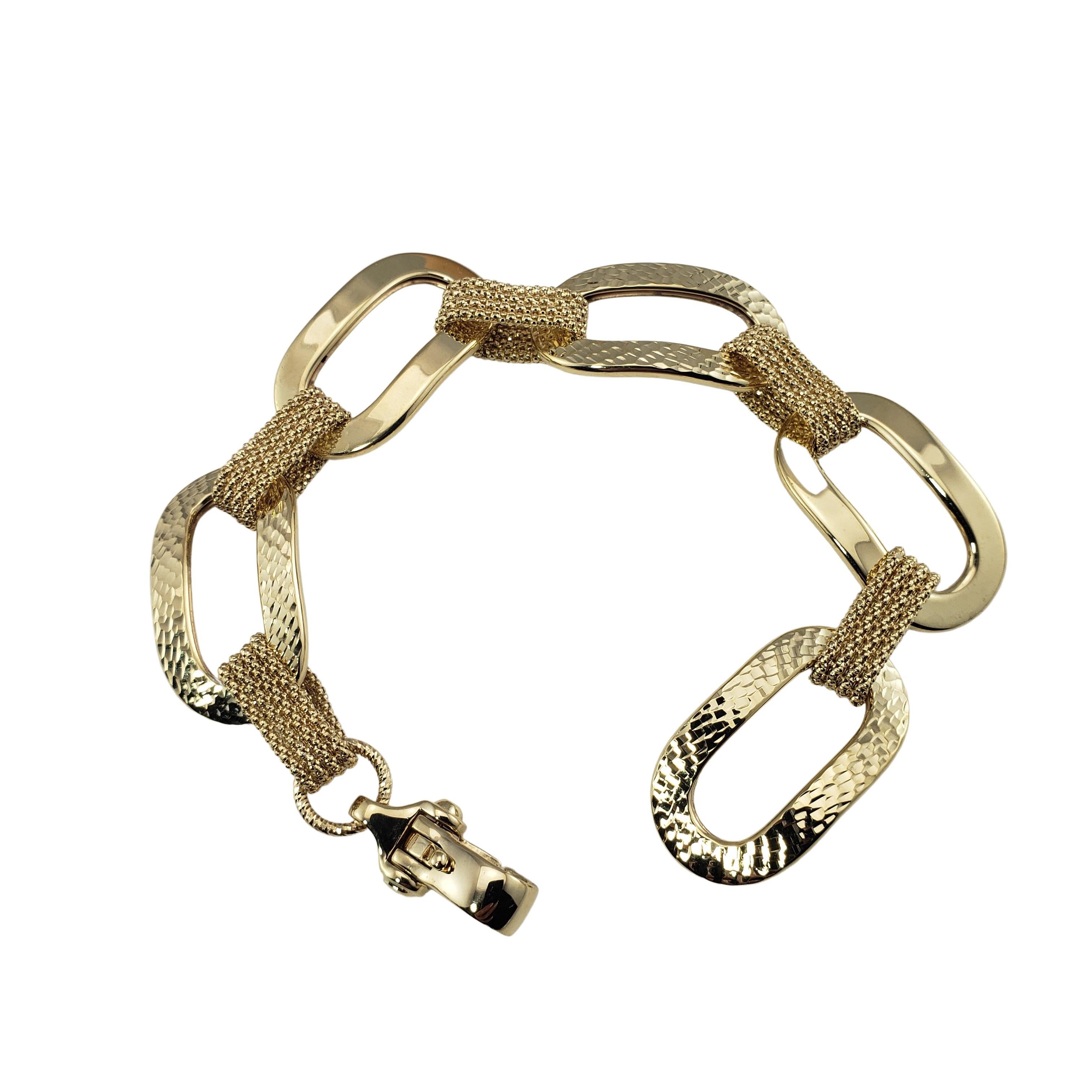 14 Karat Yellow Gold Link Bracelet In Good Condition In Washington Depot, CT