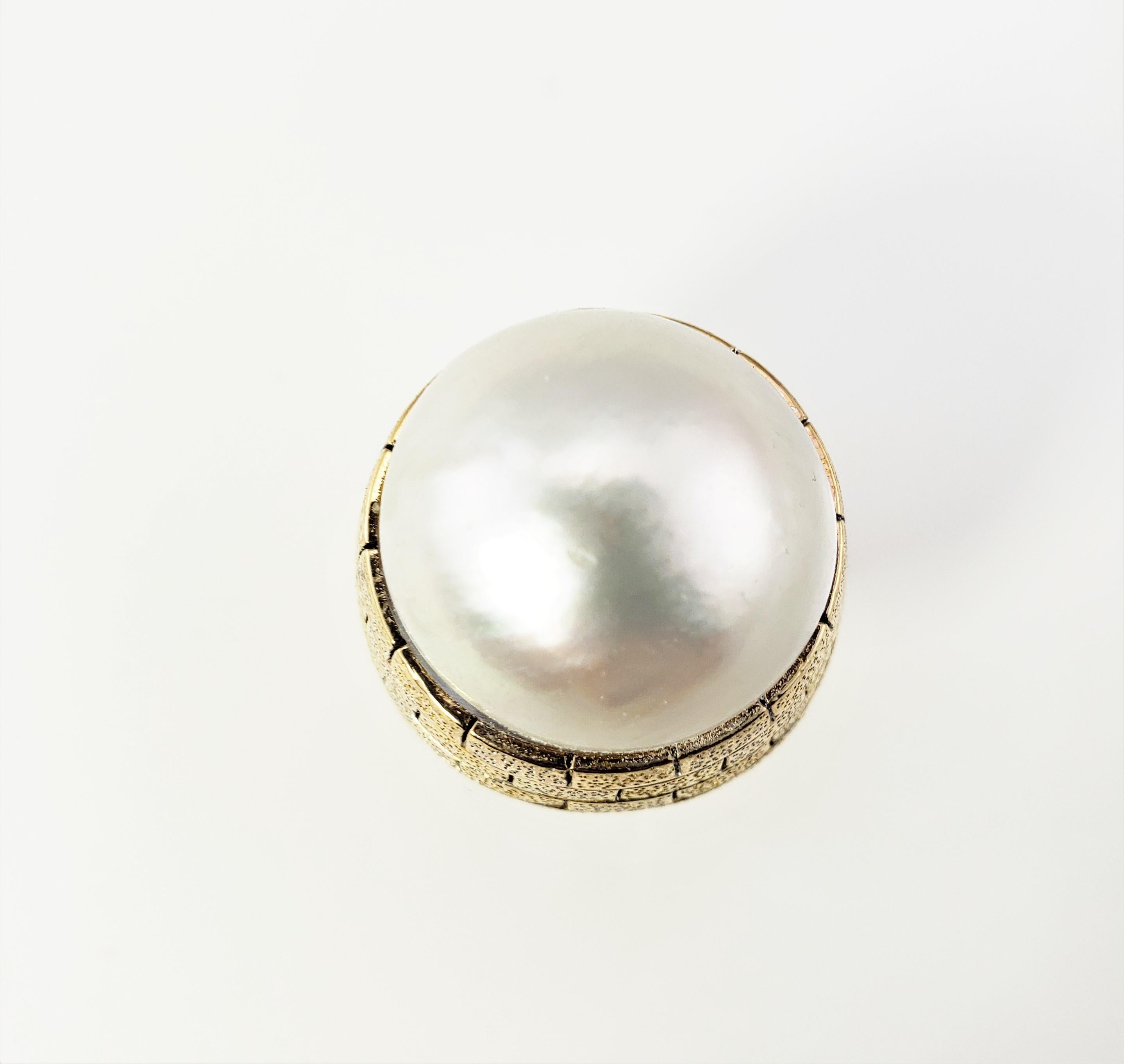 Round Cut Vintage 14 Karat Yellow Gold Mabe Pearl Ring