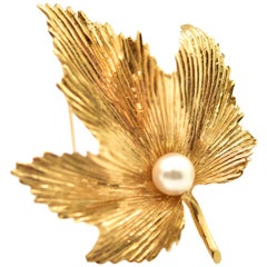 Vintage 14 Karat Yellow Gold Maple Leaf Pin with Cultured Pearl
