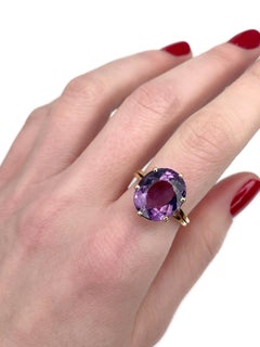 Vintage 14 Karat Gold Oval Cut Amethyst Cocktail Ring