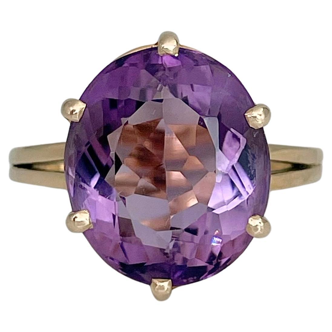 Vintage 14 Karat Yellow Gold Oval Cut Amethyst Cocktail Ring