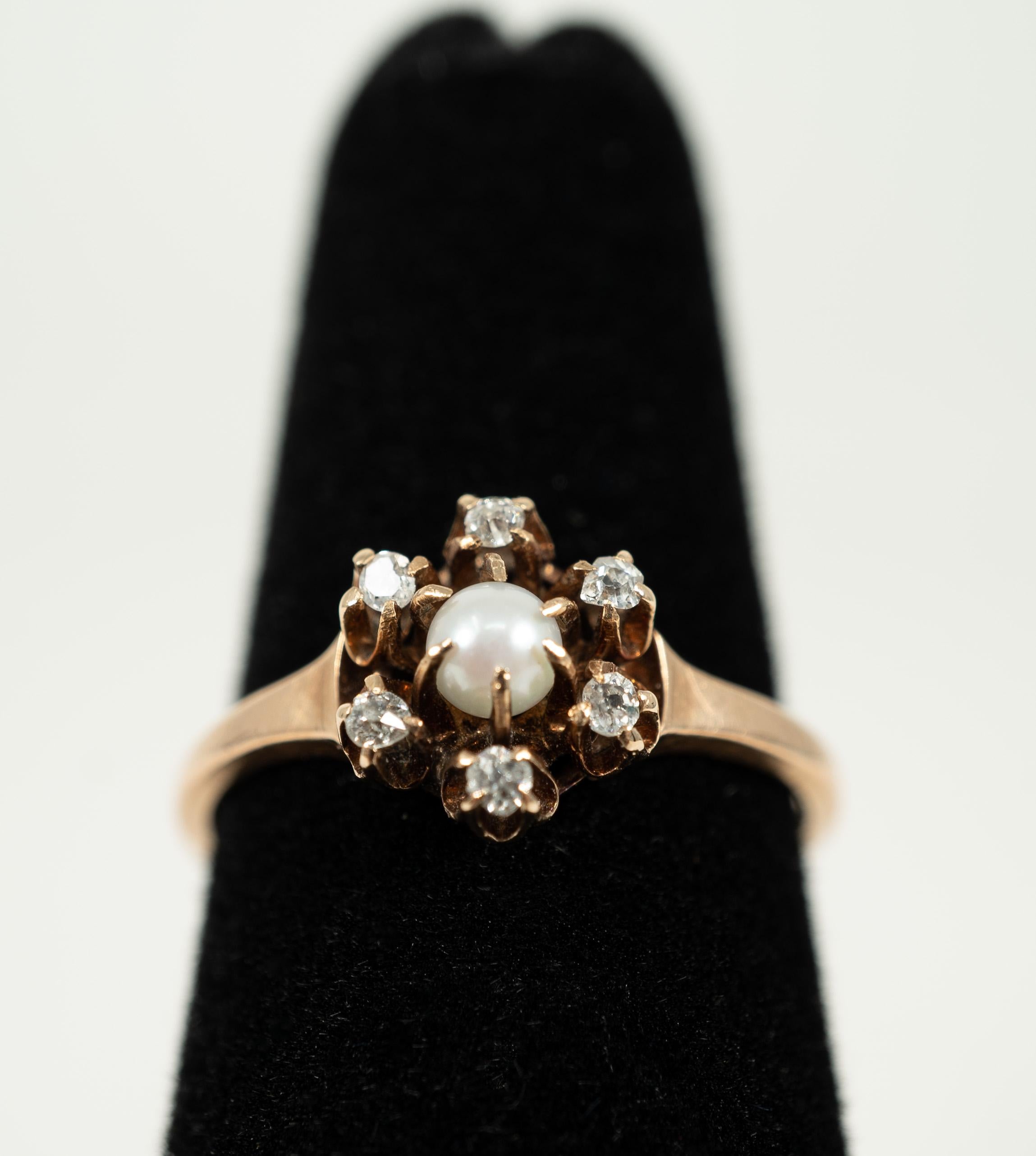 Vintage 14 Karat Yellow Gold Pearl Diamond Ring  In Good Condition For Sale In Dallas, TX