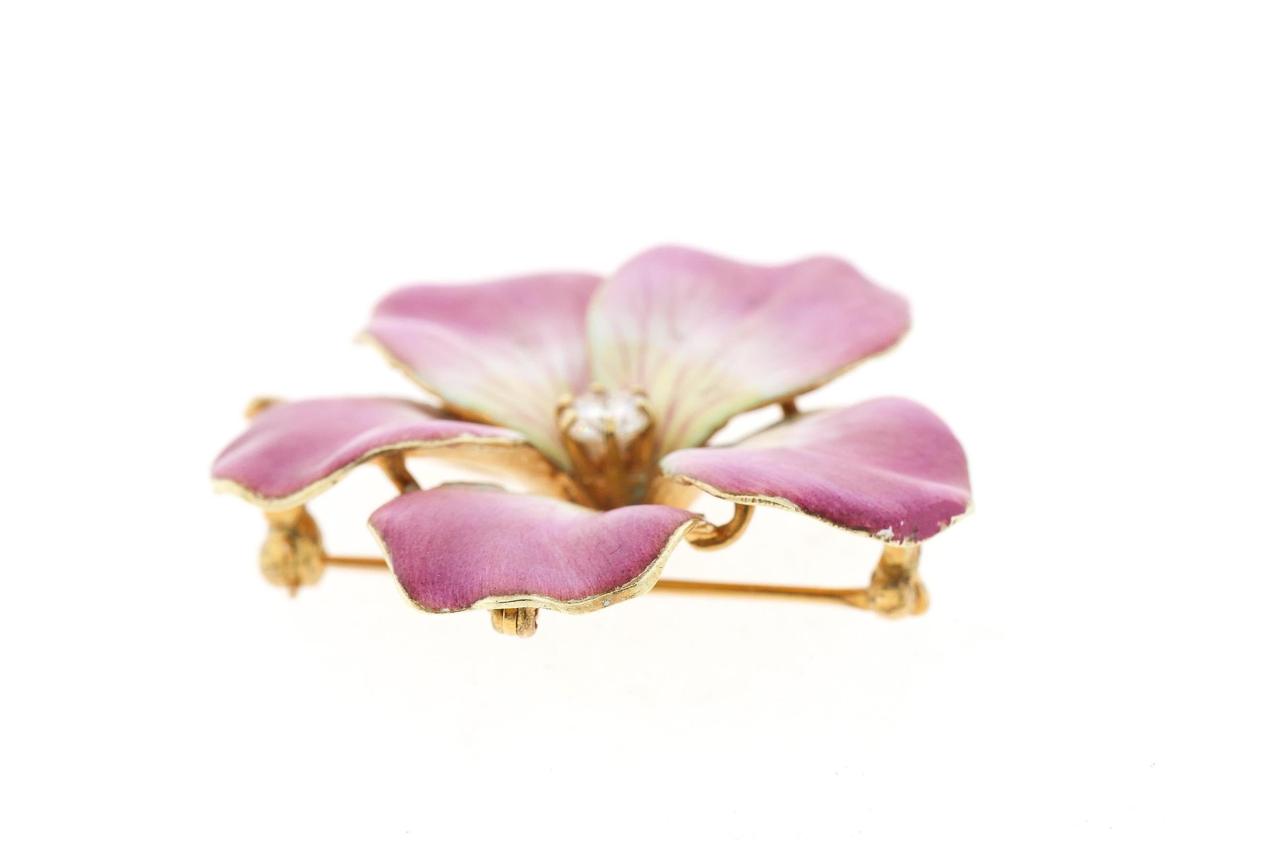 Vintage 14 Karat Yellow Gold Pink Enamel Flower Pendant Brooch In Good Condition In New York, NY