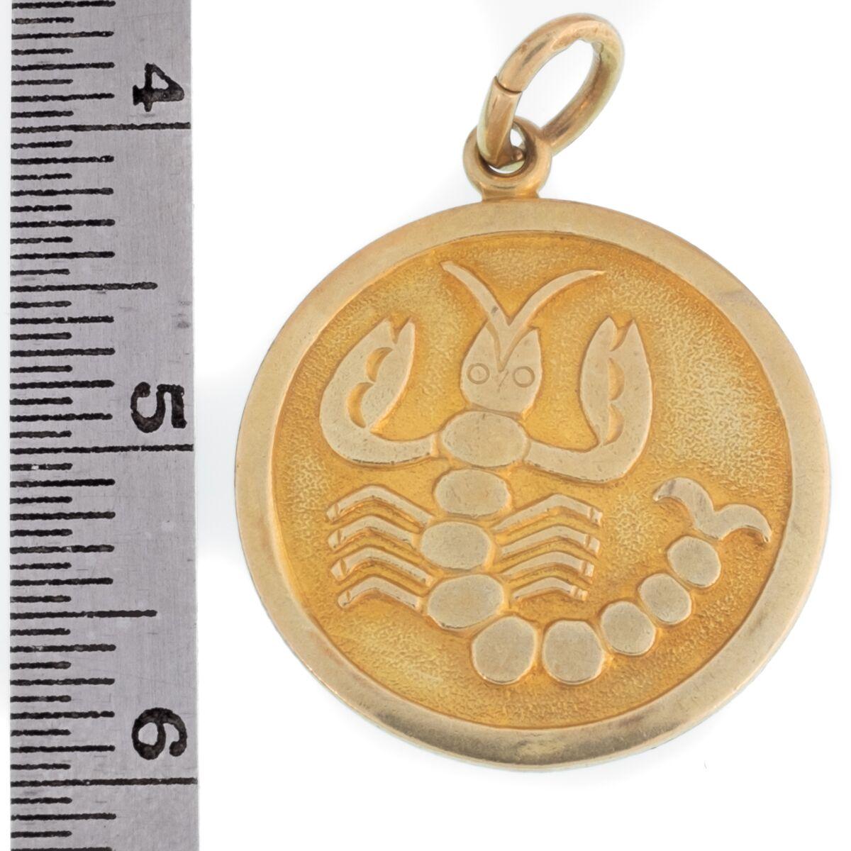 Vintage 14 Karat Yellow Gold Scorpio Zodiac Astrology Charm In Good Condition In New York, NY