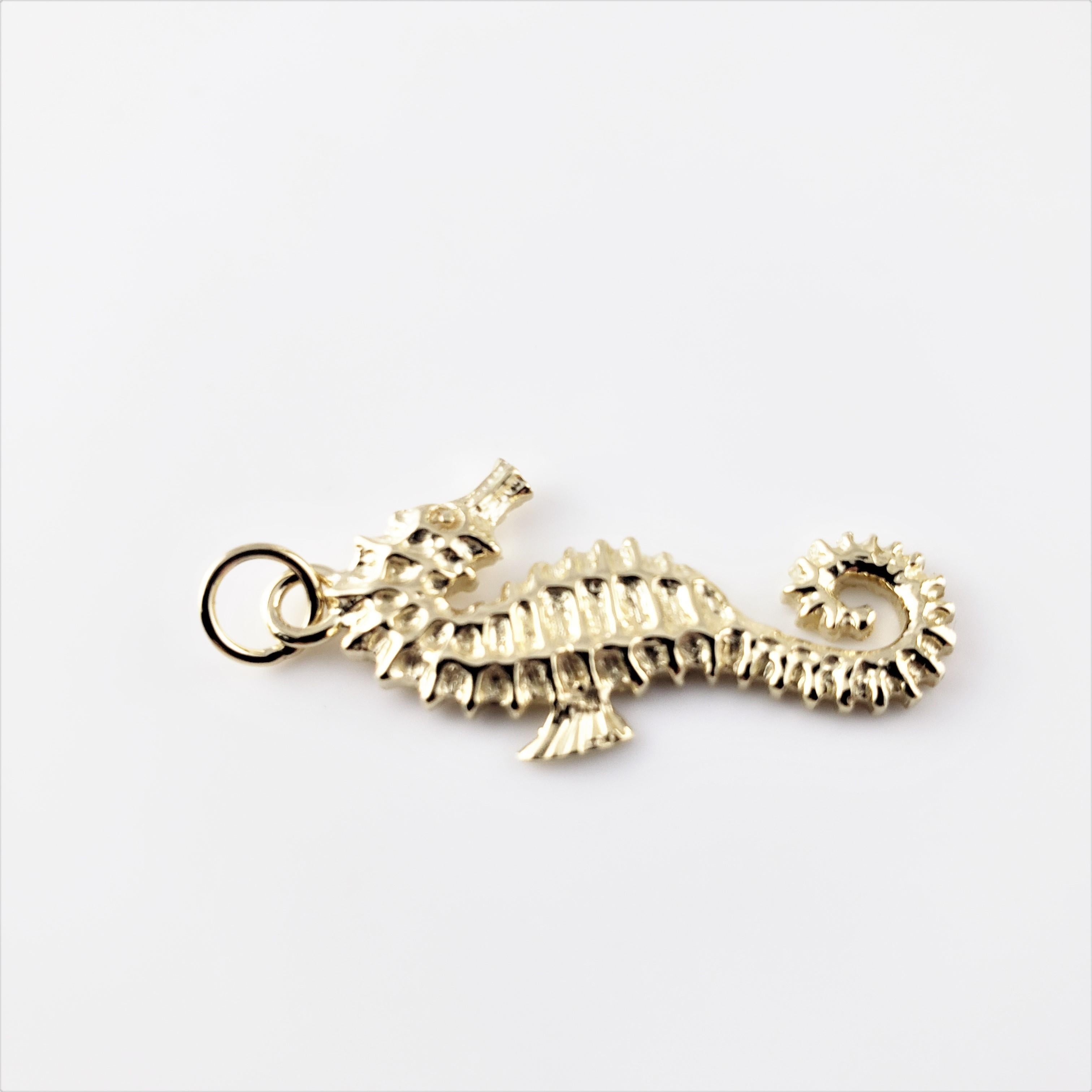 Vintage 14 Karat Yellow Gold Seahorse Charm In Good Condition For Sale In Washington Depot, CT