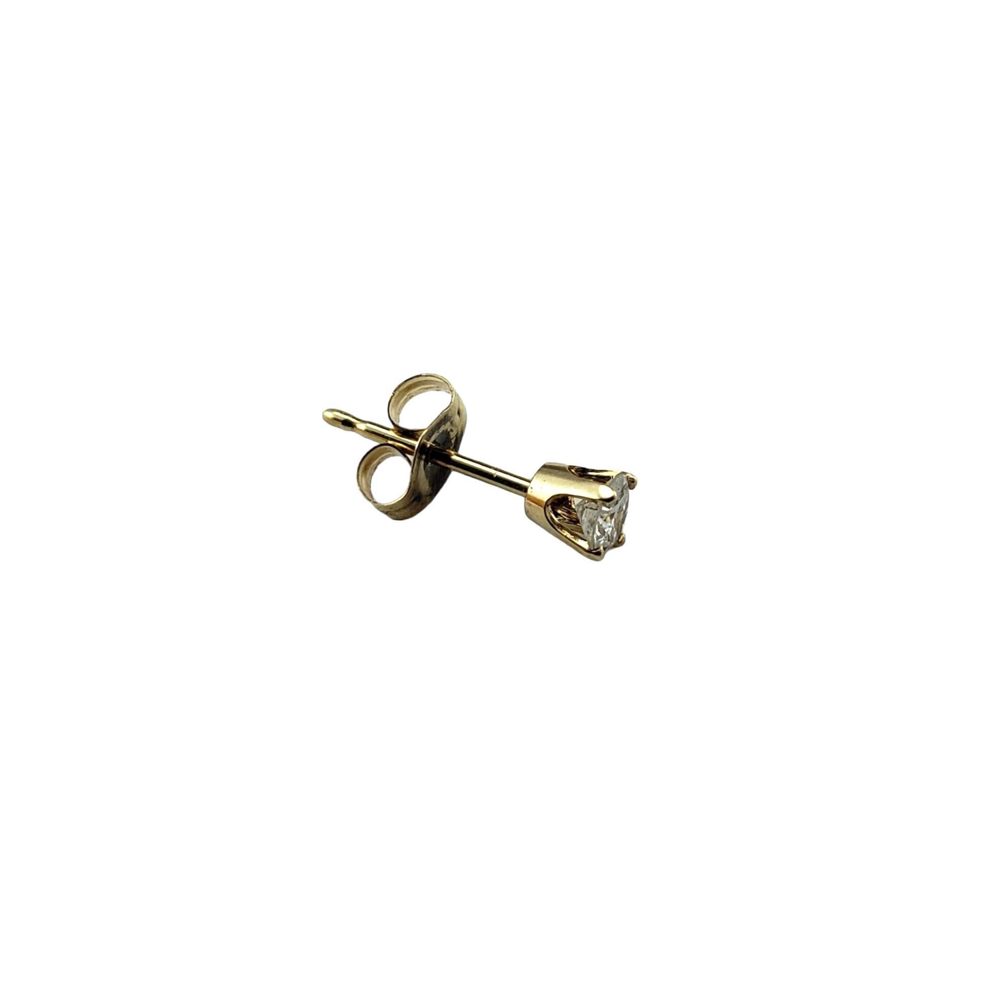 Vintage 14 Karat Yellow Gold Single Diamond Stud Earring #15347 In Good Condition For Sale In Washington Depot, CT