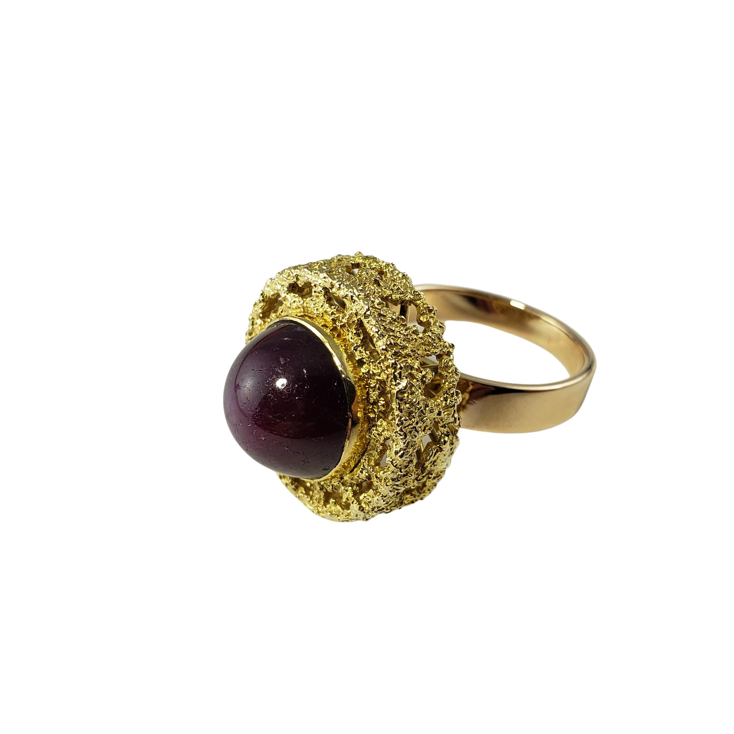 14 Karat Yellow Gold Star Ruby Ring In Good Condition For Sale In Washington Depot, CT