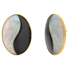 Vintage 14 Karat Yellow Gold White Mother of Pearl Onyx Oval 1 Inch Earrings