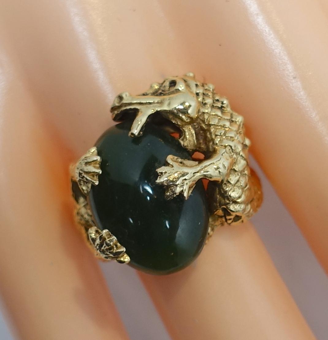 Vintage 14 Kt Gold Alligator and Jade Ring, Size 7-1/2 In Good Condition For Sale In New York, NY